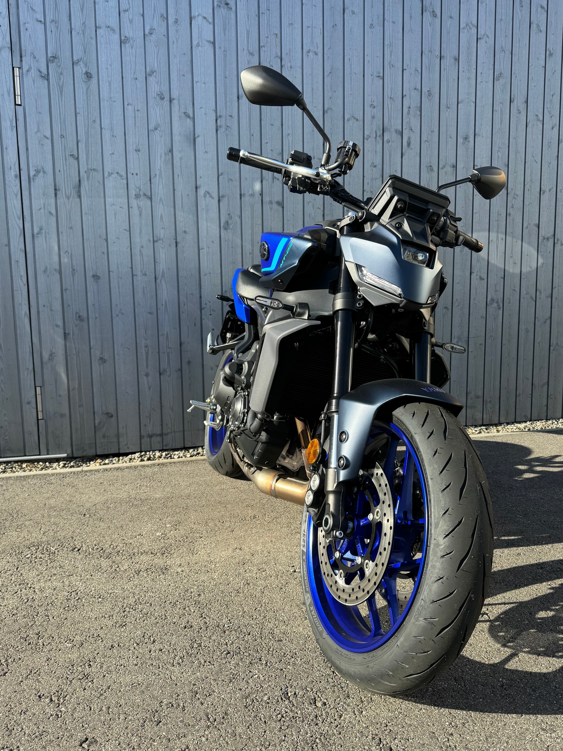 YAMAHA MT-09-showroom-element-2