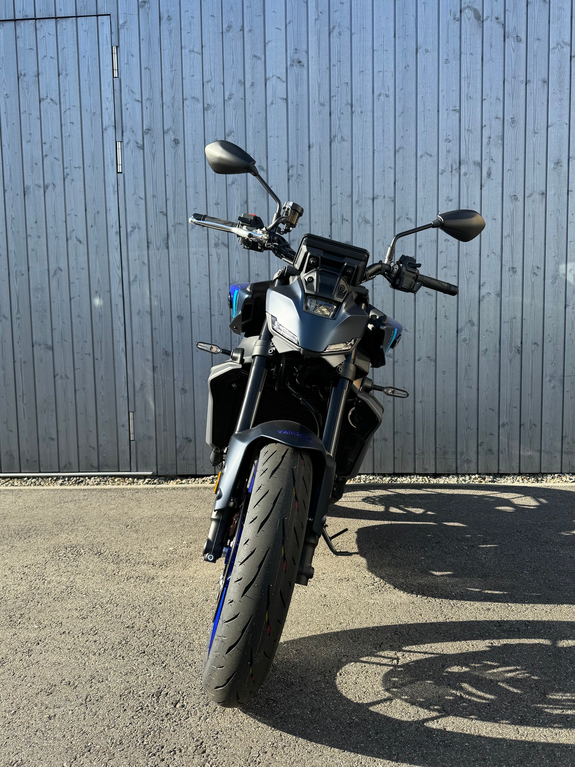 YAMAHA MT-09-showroom-element-1