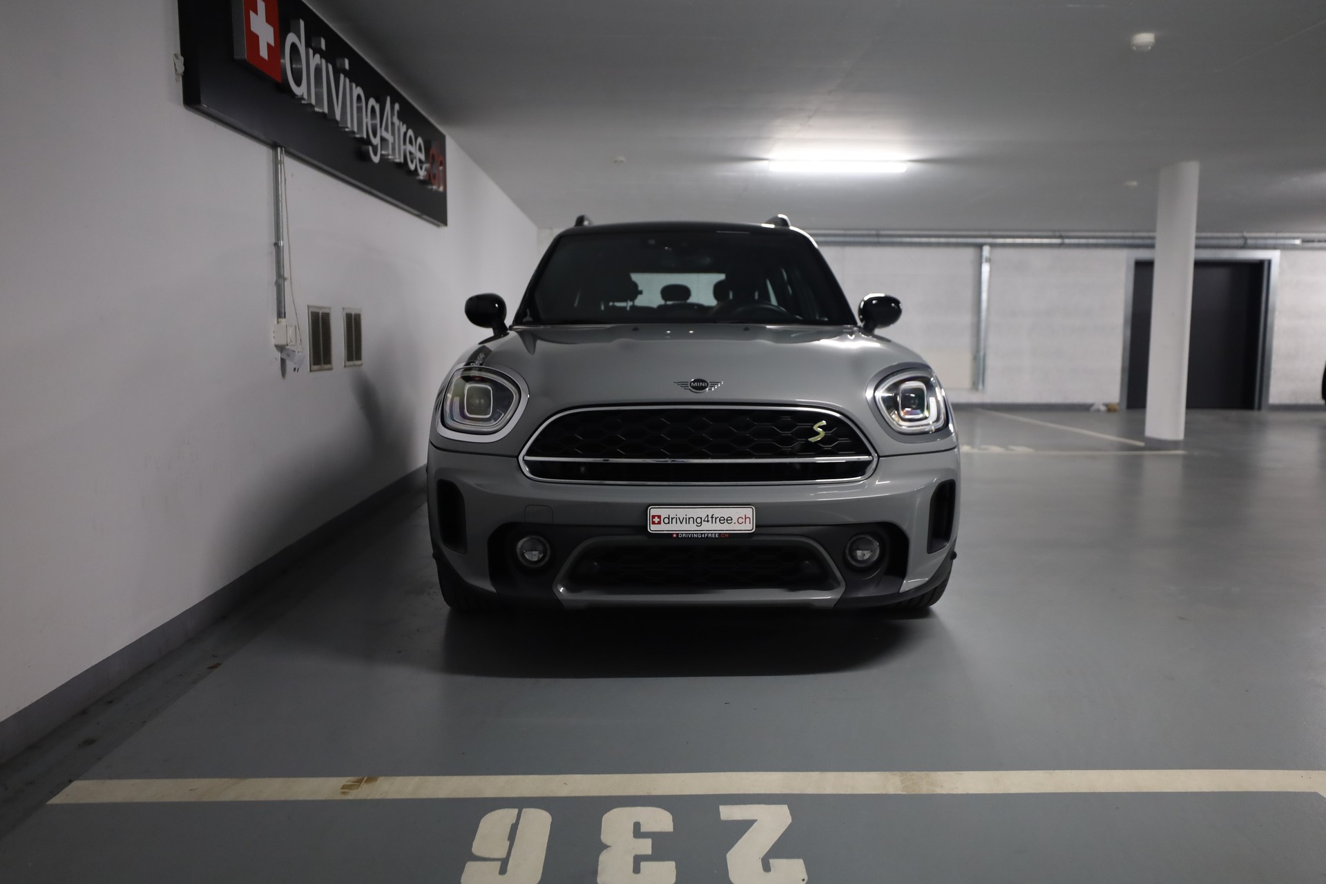 MINI Countryman Cooper SE Trafalgar ALL4 PHEV Steptronic-showroom-element-3