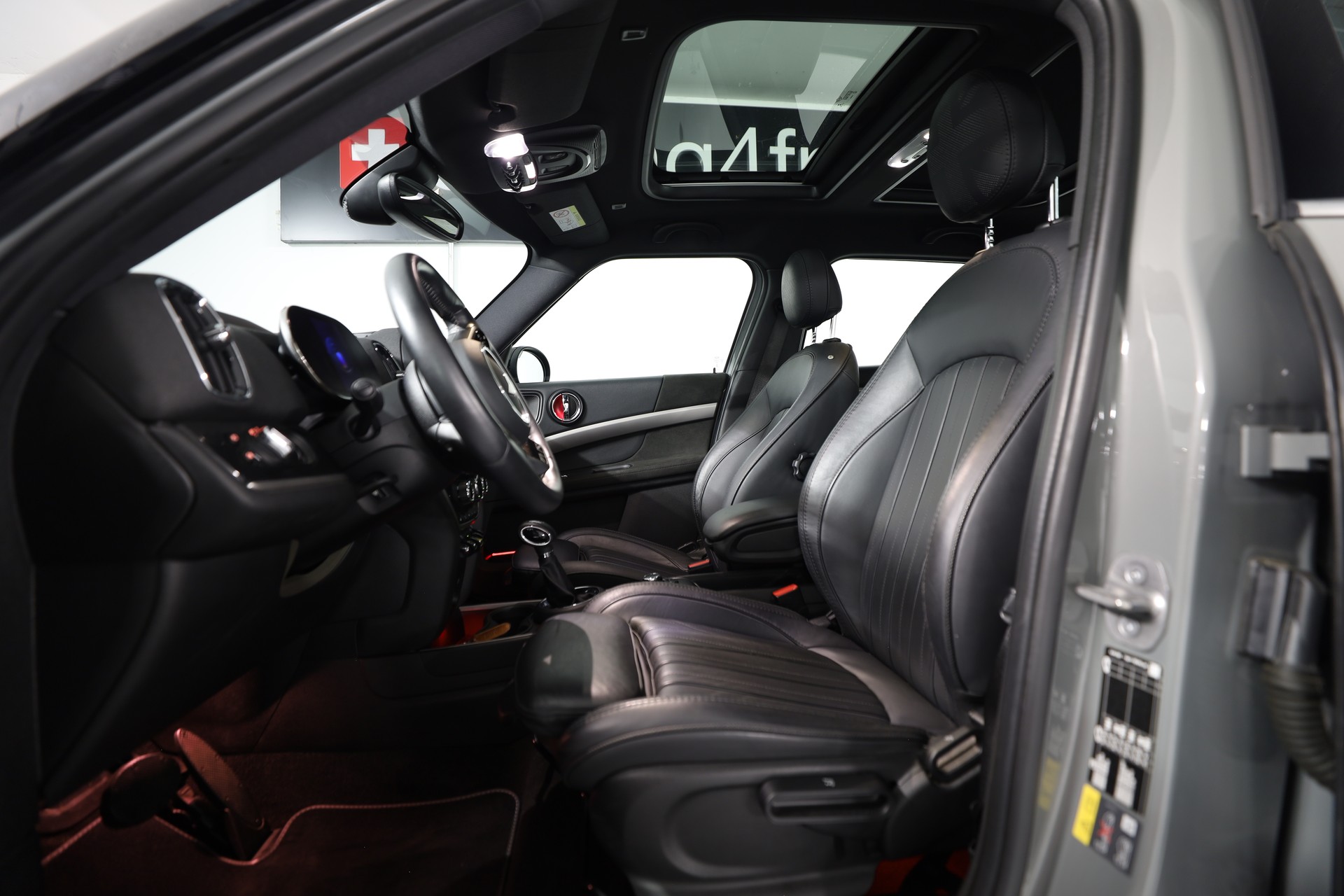 MINI Countryman Cooper SE Trafalgar ALL4 PHEV Steptronic-image-5