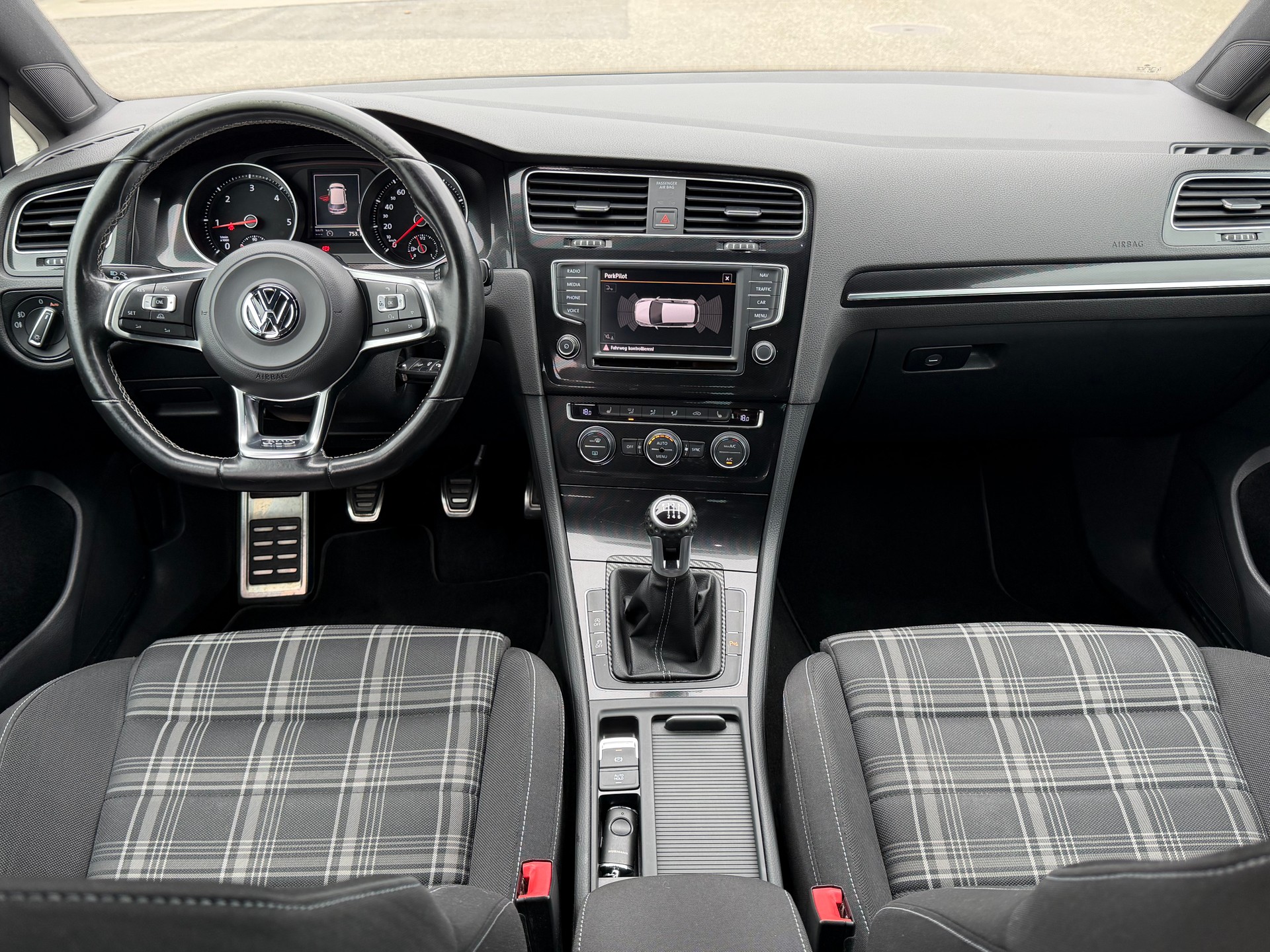 VW Golf VII 2.0 TDI GTD-image-10