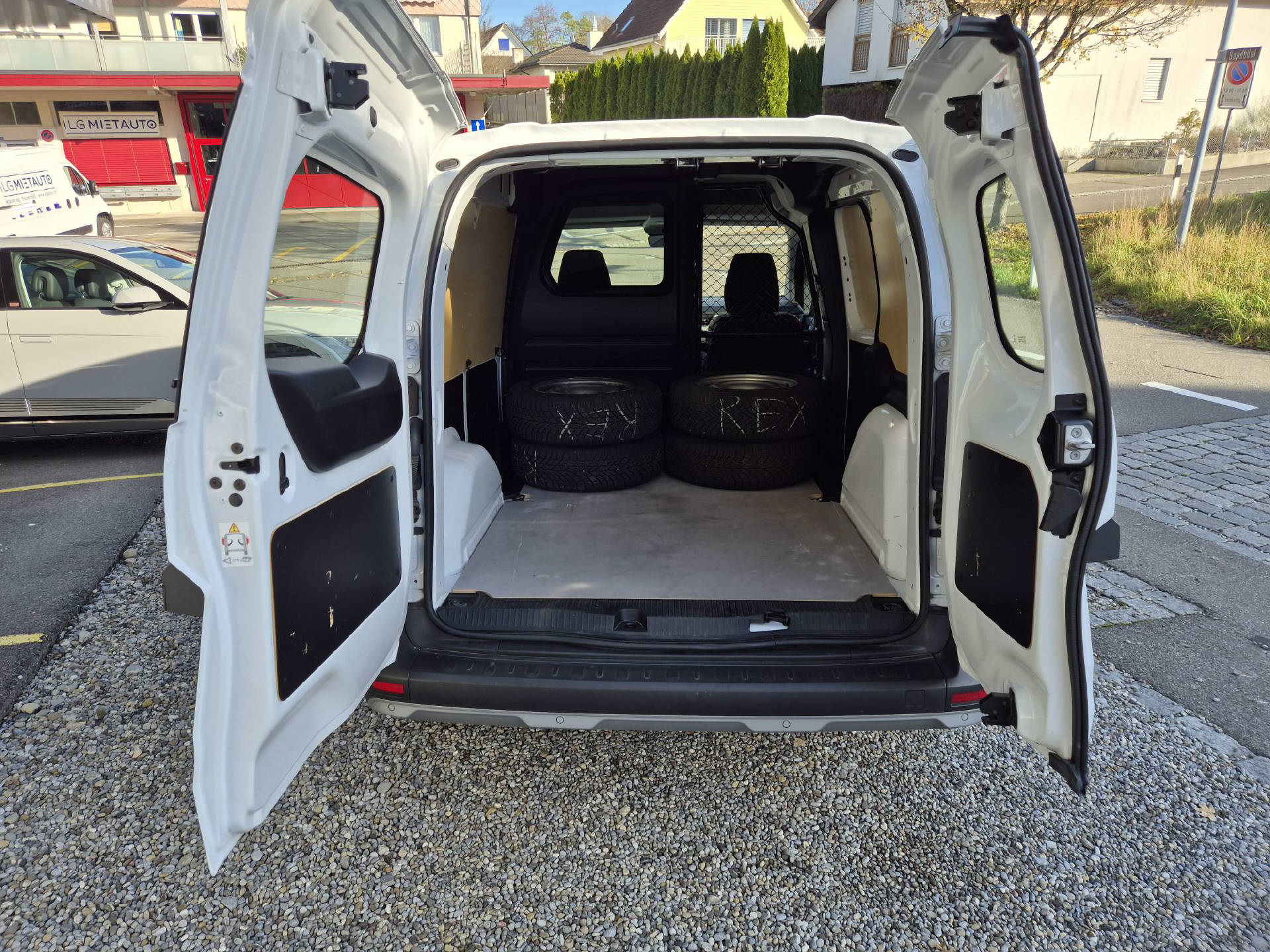 RENAULT Kangoo Van 1.3 TCe 130 Automat-image-4