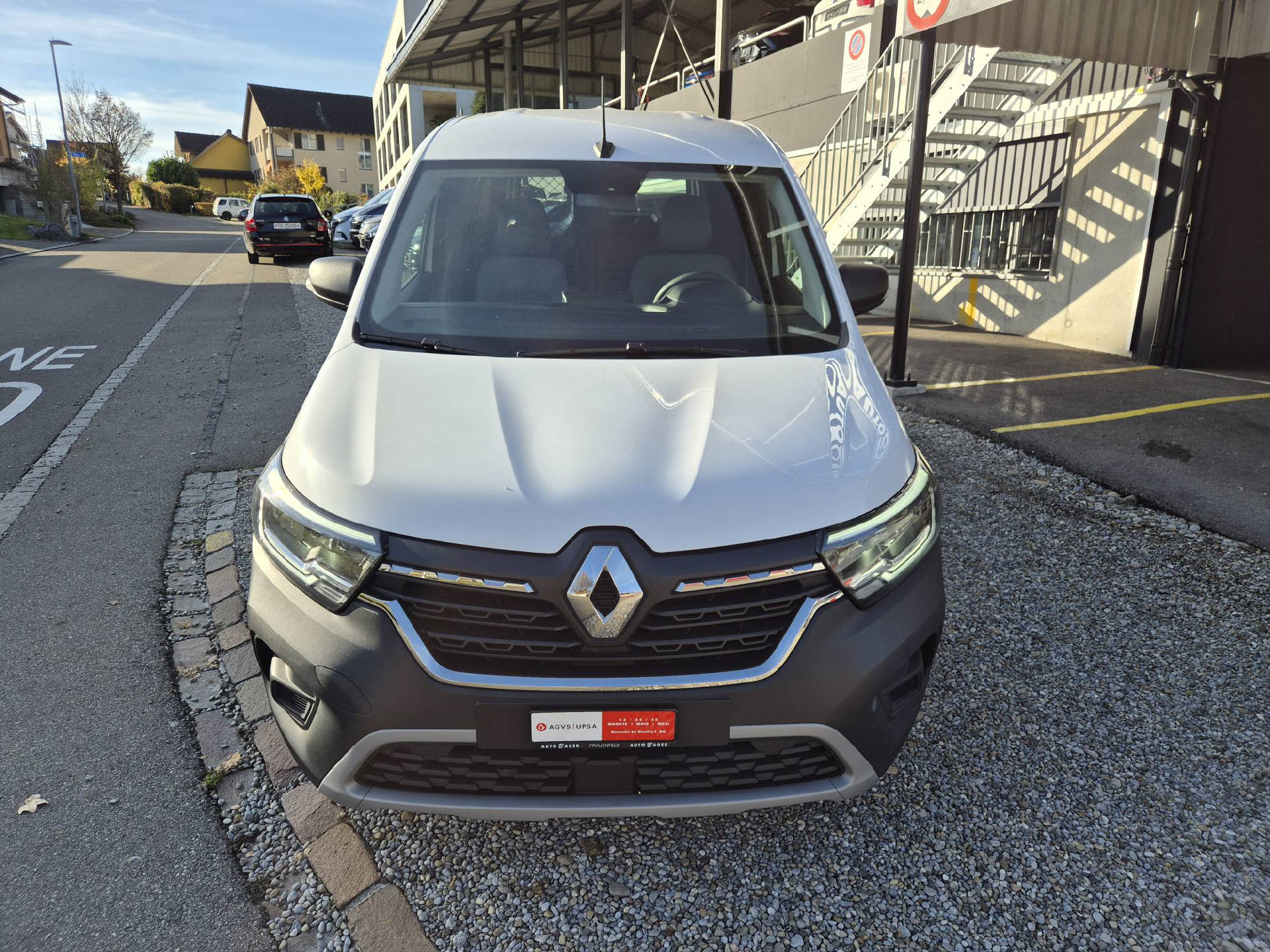 RENAULT Kangoo Van 1.3 TCe 130 Automat-image-2