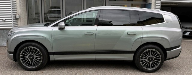 HYUNDAI Ioniq 9 Calligraphy 4WD-image-1
