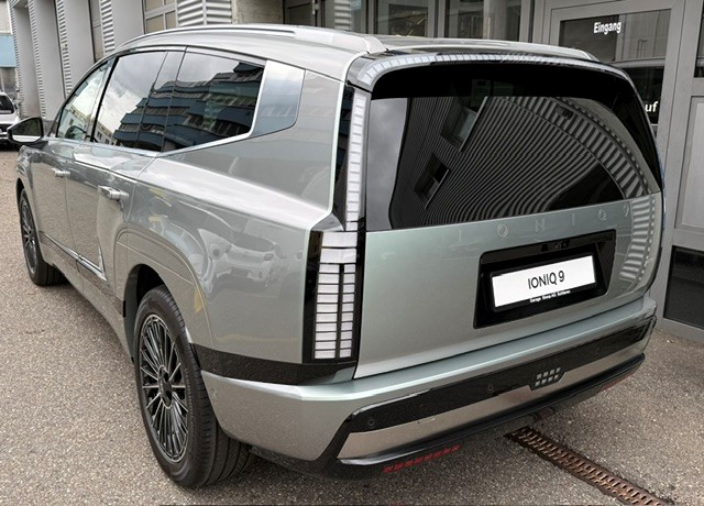 HYUNDAI Ioniq 9 Calligraphy 4WD-image-2