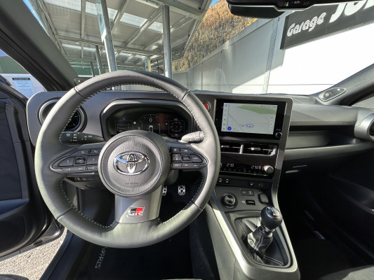 TOYOTA Yaris 1.6 GR Sport-image-10