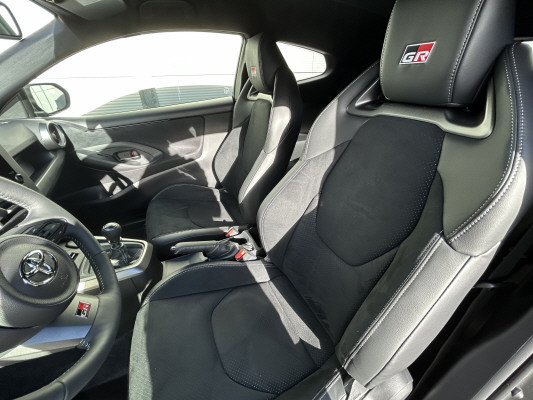TOYOTA Yaris 1.6 GR Sport-image-6