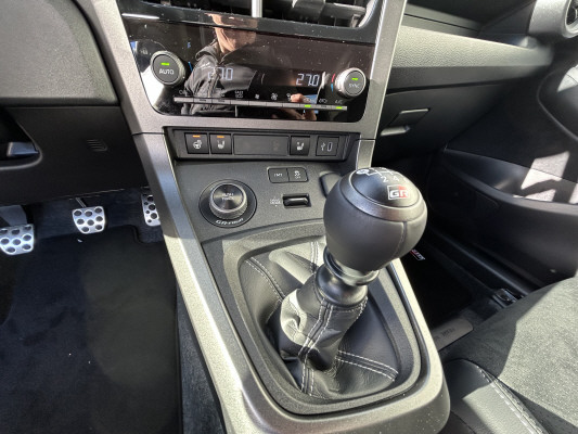 TOYOTA Yaris 1.6 GR Sport-image-9