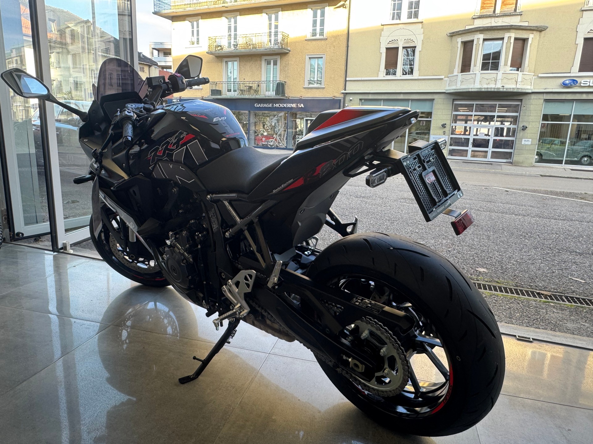 SUZUKI GSX 8 R EVO-showroom-element-3