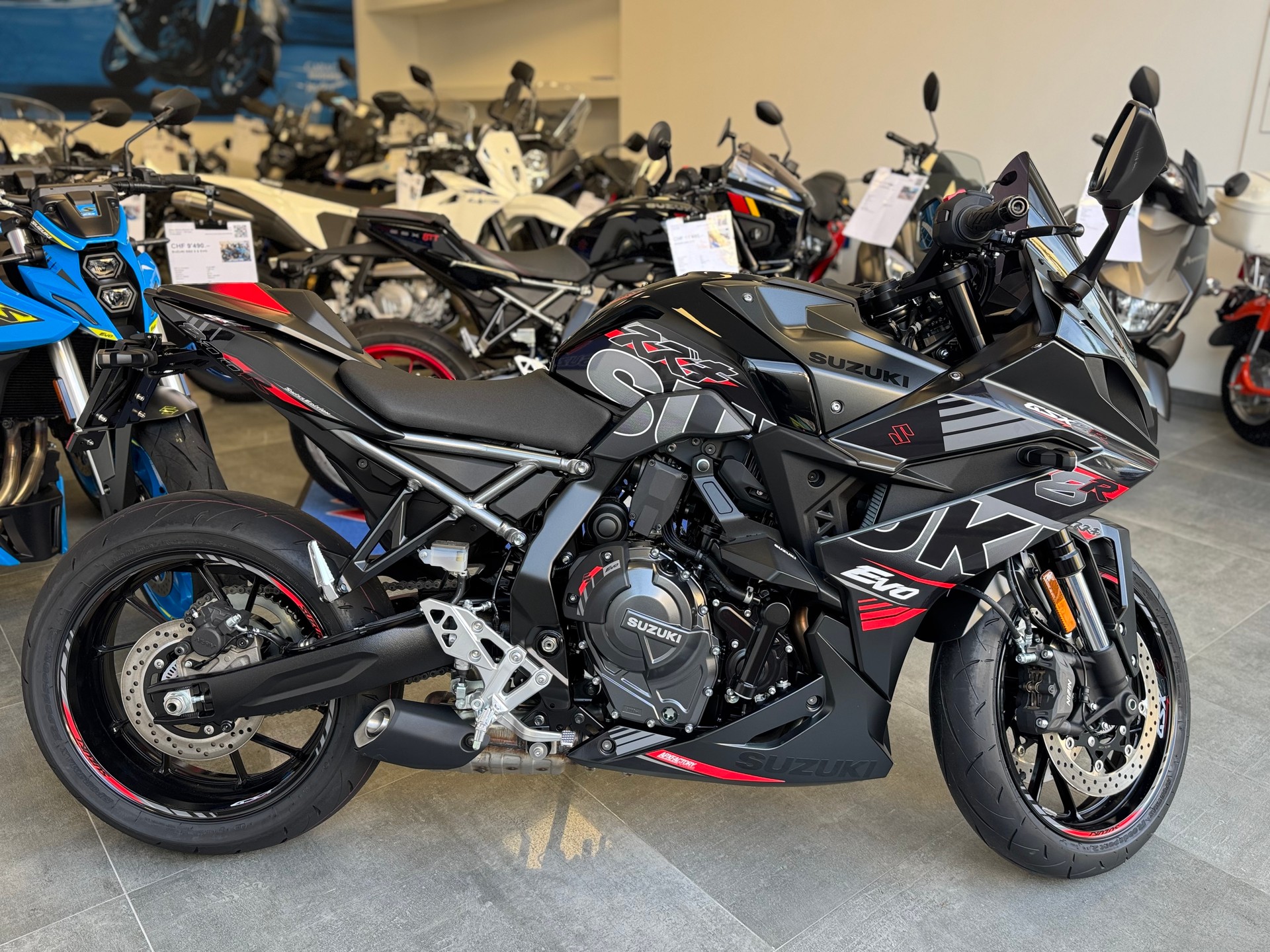 SUZUKI GSX 8 R EVO