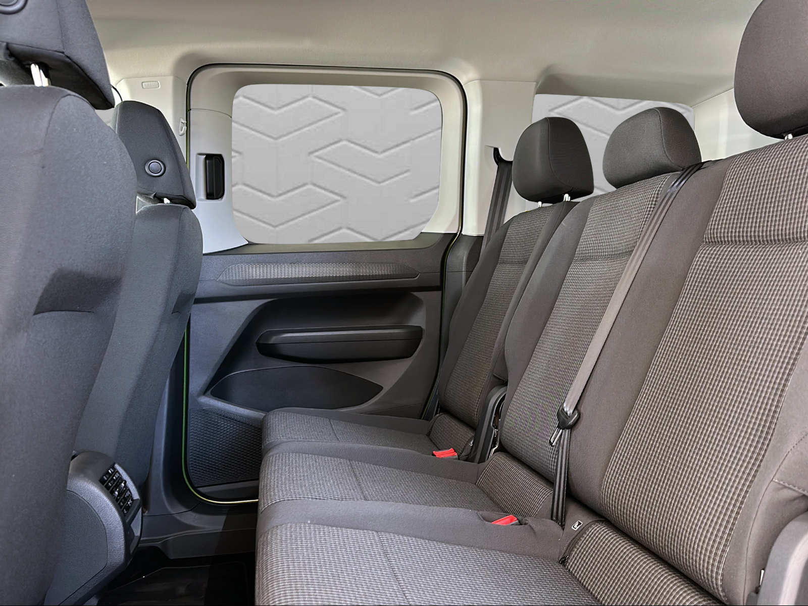 VW Caddy 1.5 TSI Liberty-image-12