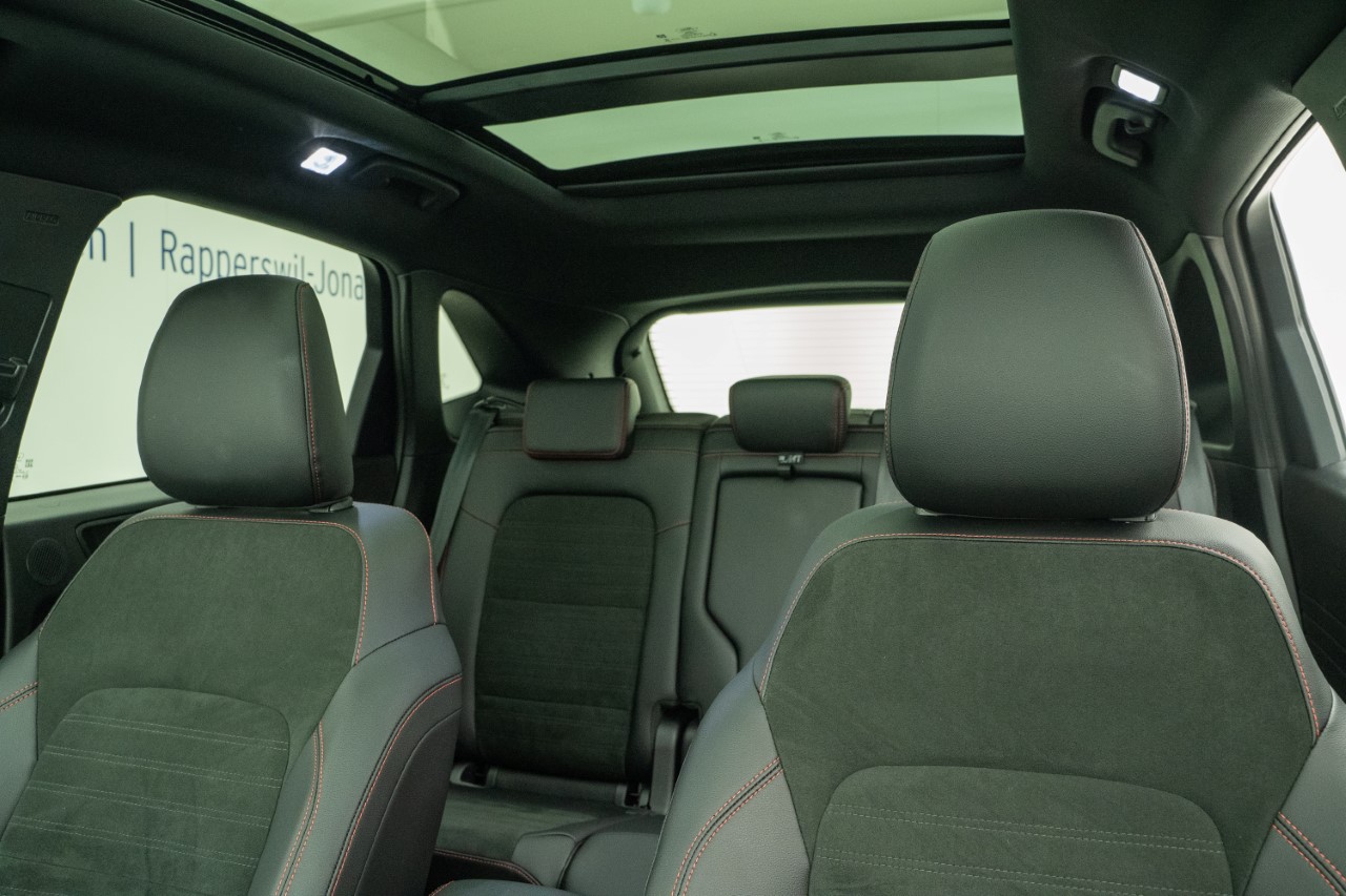 FORD Kuga 2.5 Plug-in Hybrid ST-Line X-image-9