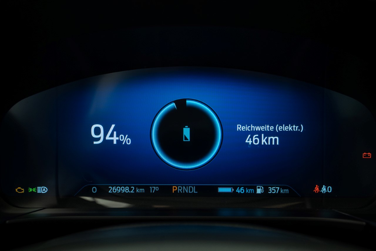 FORD Kuga 2.5 Plug-in Hybrid ST-Line X-image-13