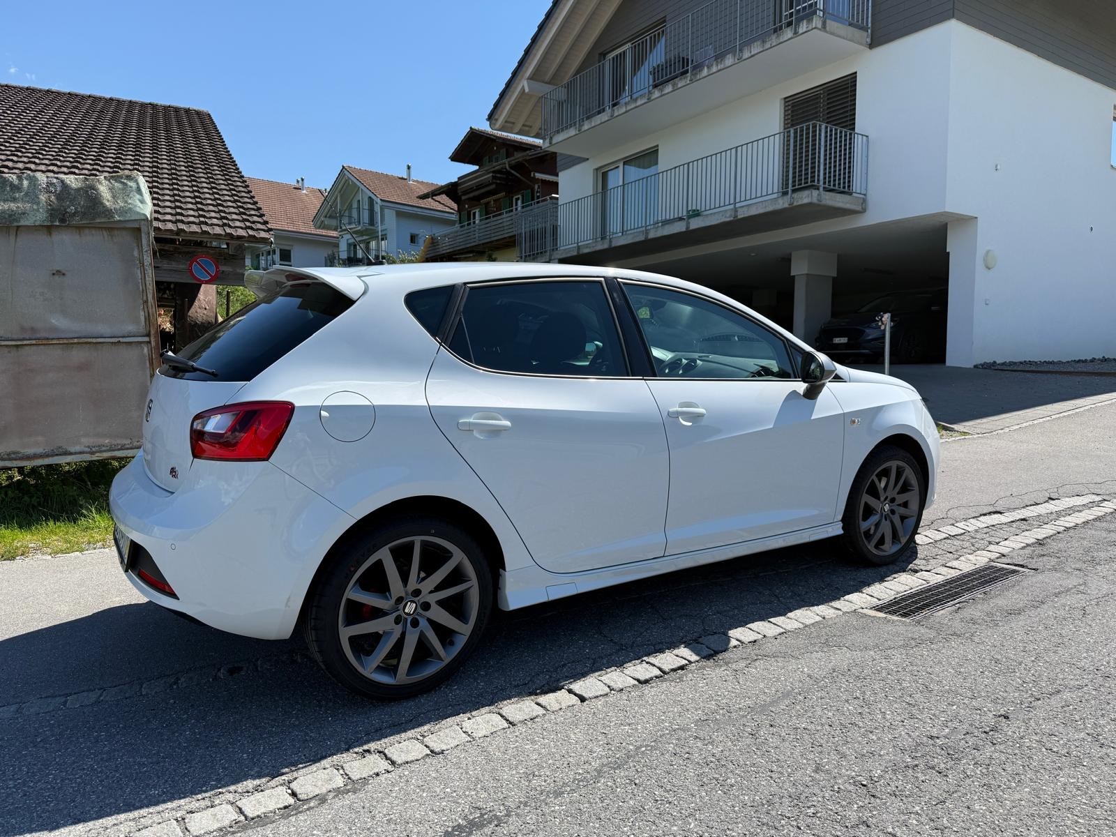 SEAT Ibiza 1.4 TSI FR 30-image-1