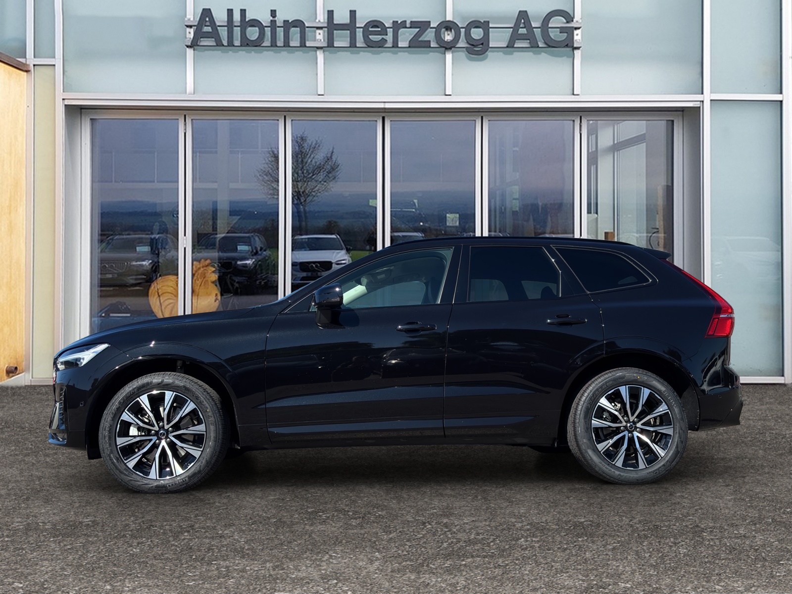 VOLVO XC60 2.0 B4 MH Plus Dark AWD-showroom-element-1