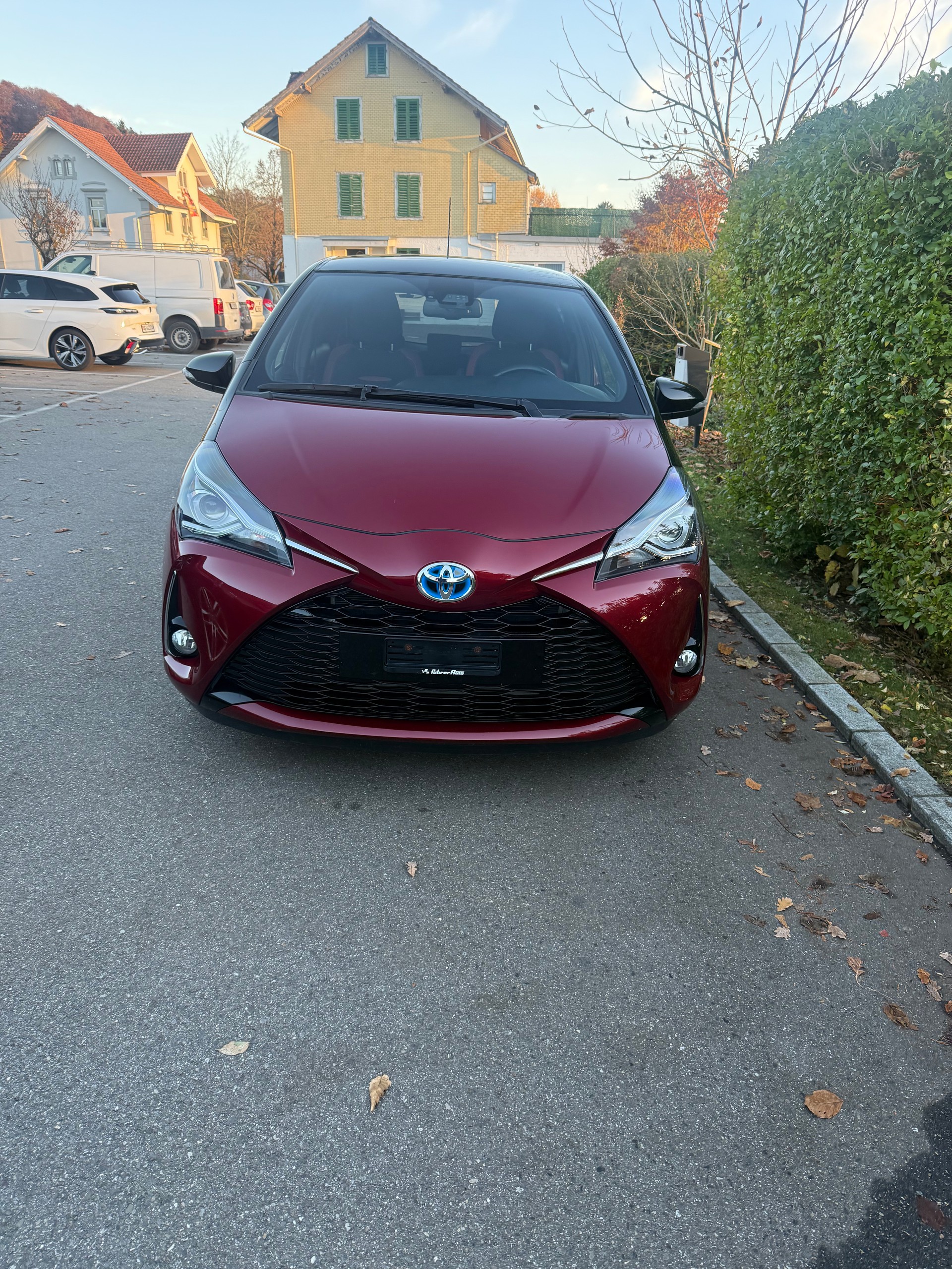 TOYOTA Yaris 1.5 VVT-i Hybrid Trend e-CVT-image-1