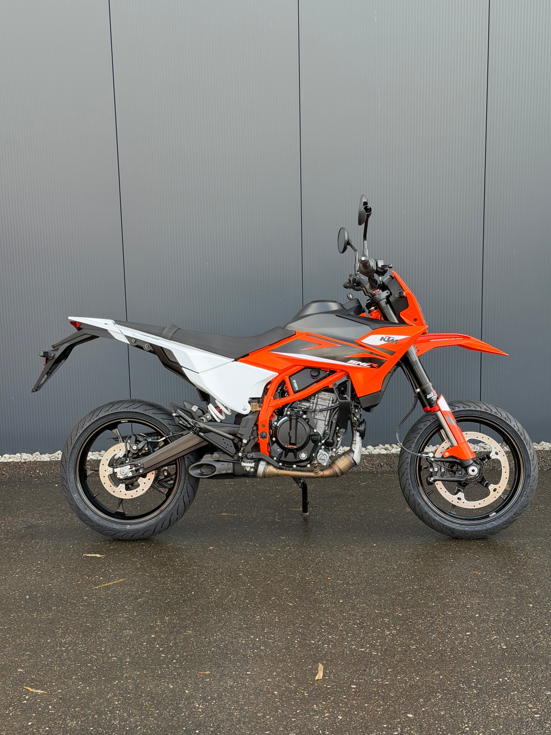 KTM 2025 KTM 125 SMC R-showroom-element-2