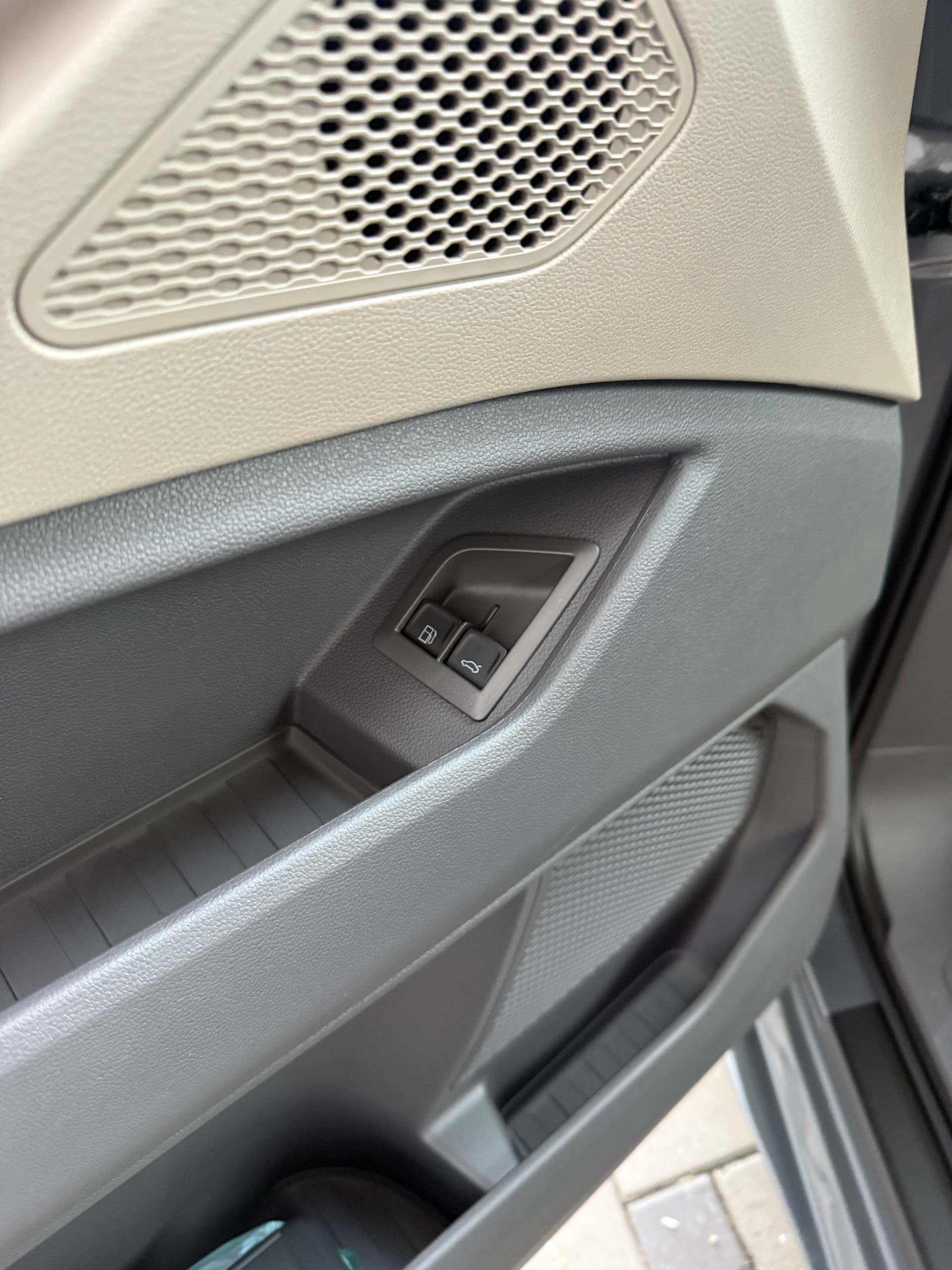 VW Multivan 1.5 eHybrid Life Lang DSG 4X4 / VENDUE VERKAUFT-image-12