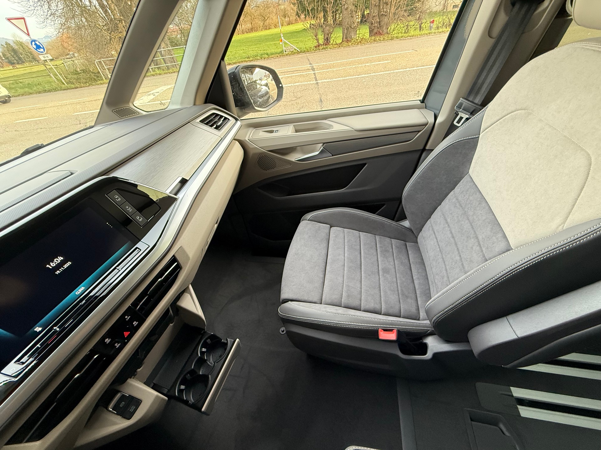 VW Multivan 1.5 eHybrid Life Lang DSG 4X4 / VENDUE VERKAUFT-image-10
