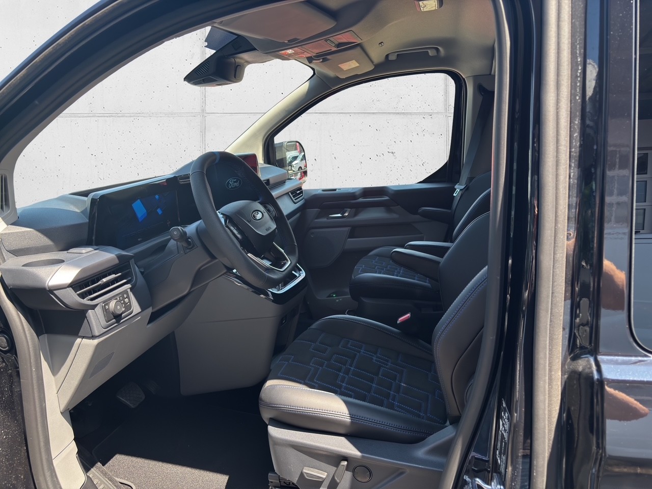 FORD Transit C DKab. Van 320 L1 2.5 Duratec 233 MS-RT PHEV-image-9