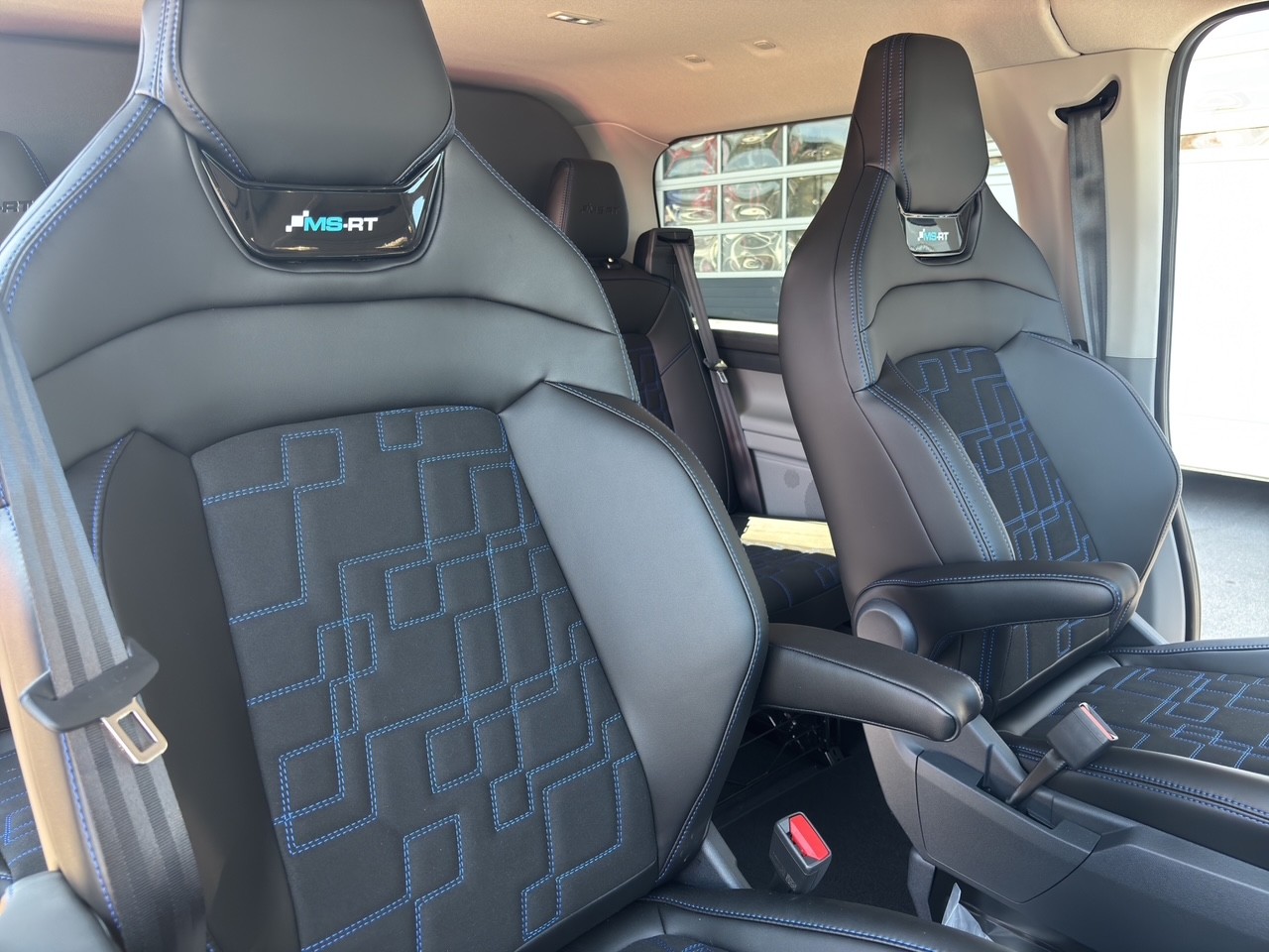 FORD Transit C DKab. Van 320 L1 2.5 Duratec 233 MS-RT PHEV-image-14
