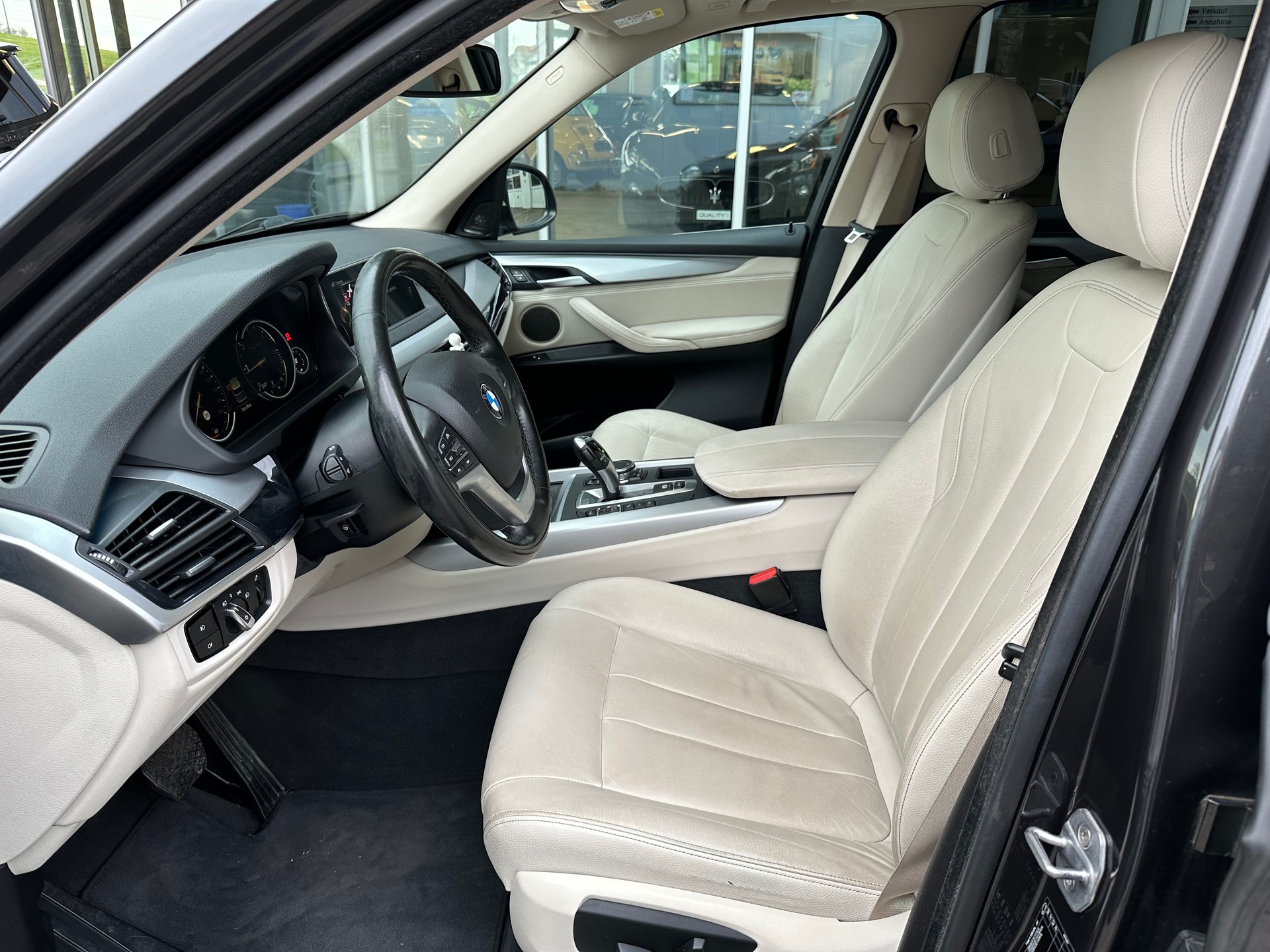 BMW X5 xDrive 25d Steptronic-image-9