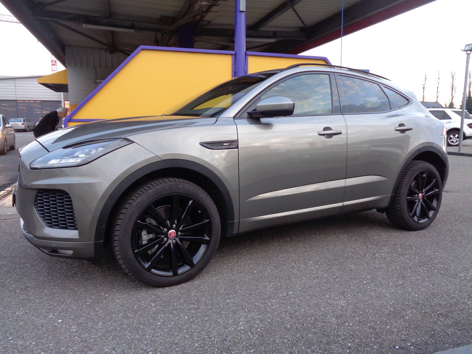 JAGUAR E-Pace 2.0 P250 R-Dynamic SE AWD Automatik