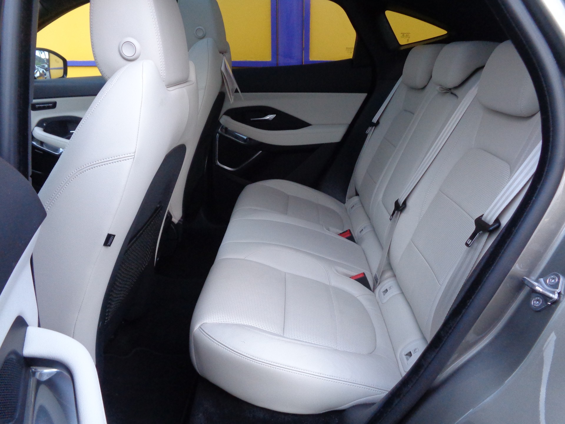 JAGUAR E-Pace 2.0 P250 R-Dynamic SE AWD Automatik-image-13