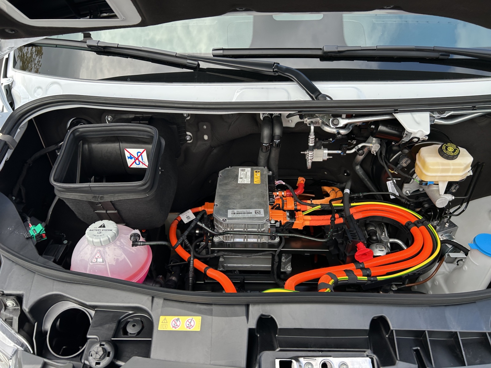 MERCEDES-BENZ eSprinter 420 81kWh Standard Hoch Pro-image-11