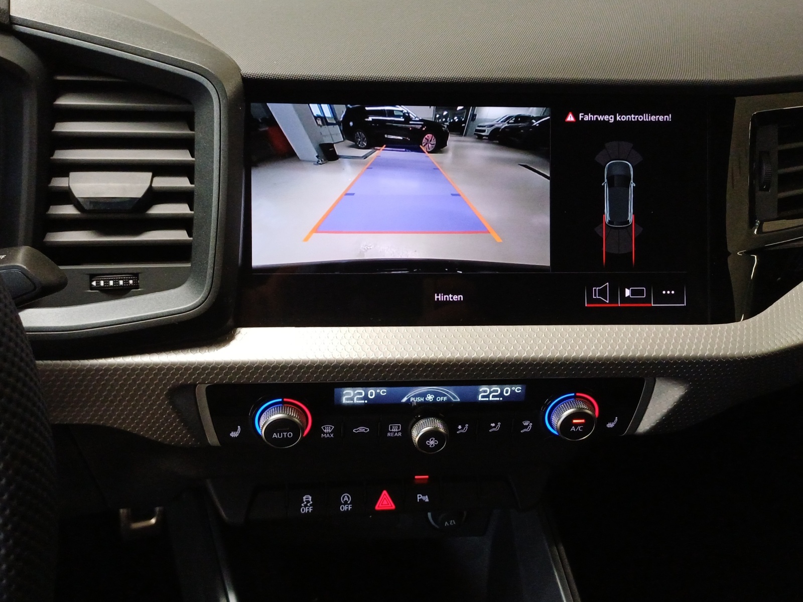 AUDI A1 Sportback 30 TFSI Attraction S-tronic-image-14