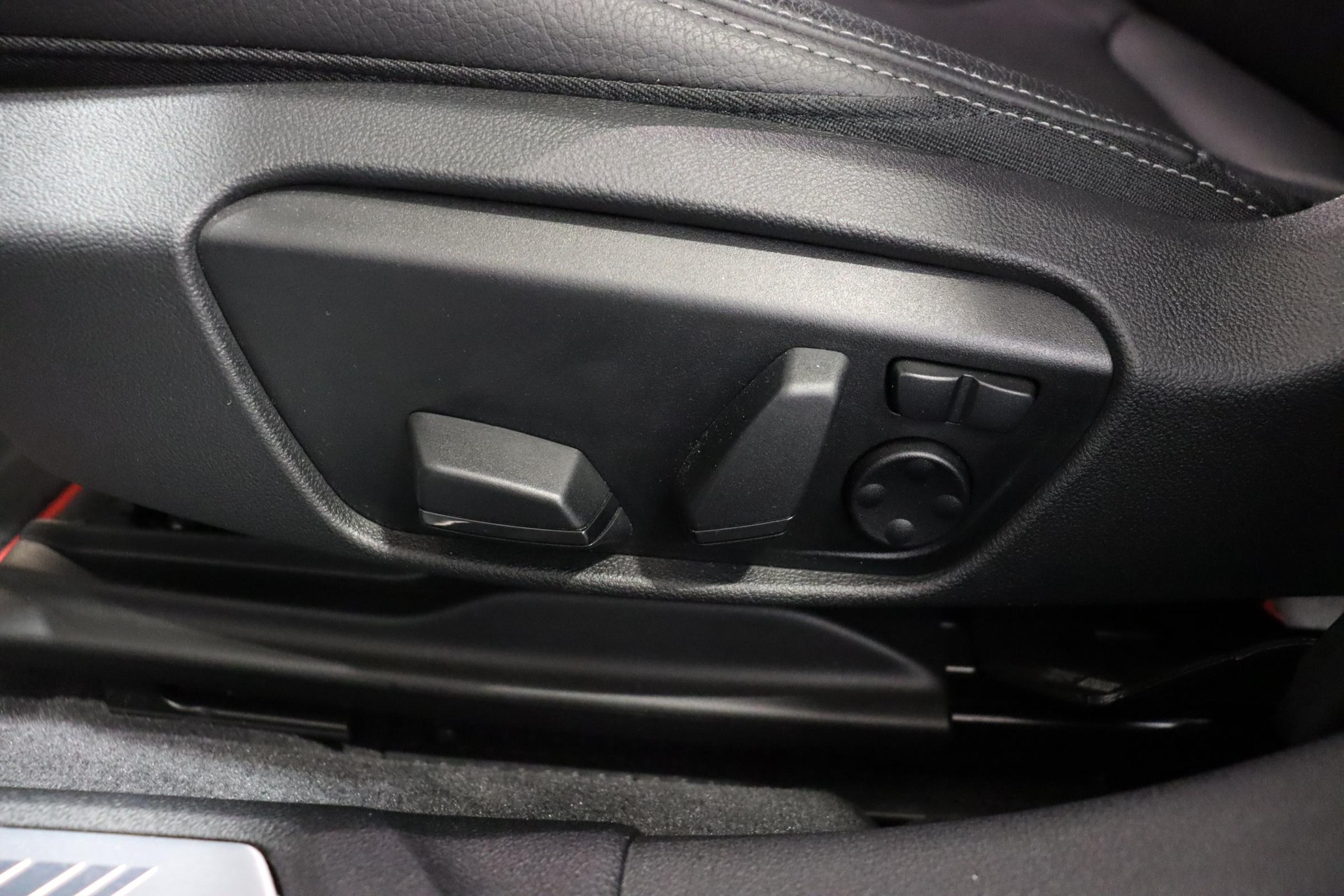 BMW 128ti-image-21