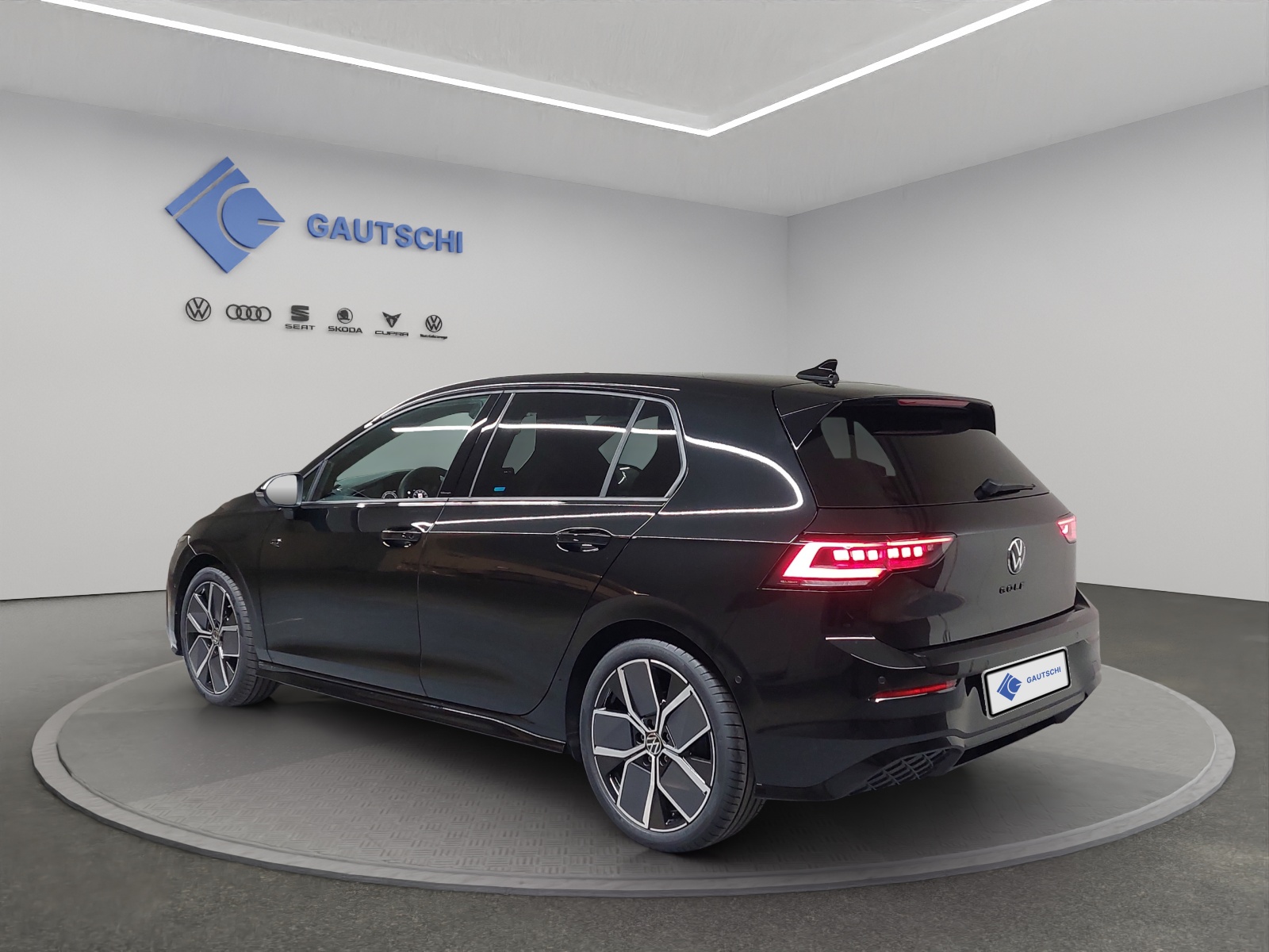 VW Golf 1.5 e TSI mHEV R-Line DSG-image-2