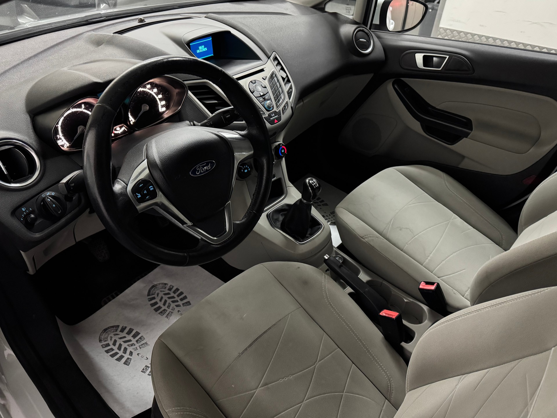 FORD Fiesta 1.0 SCTi Trend-image-10