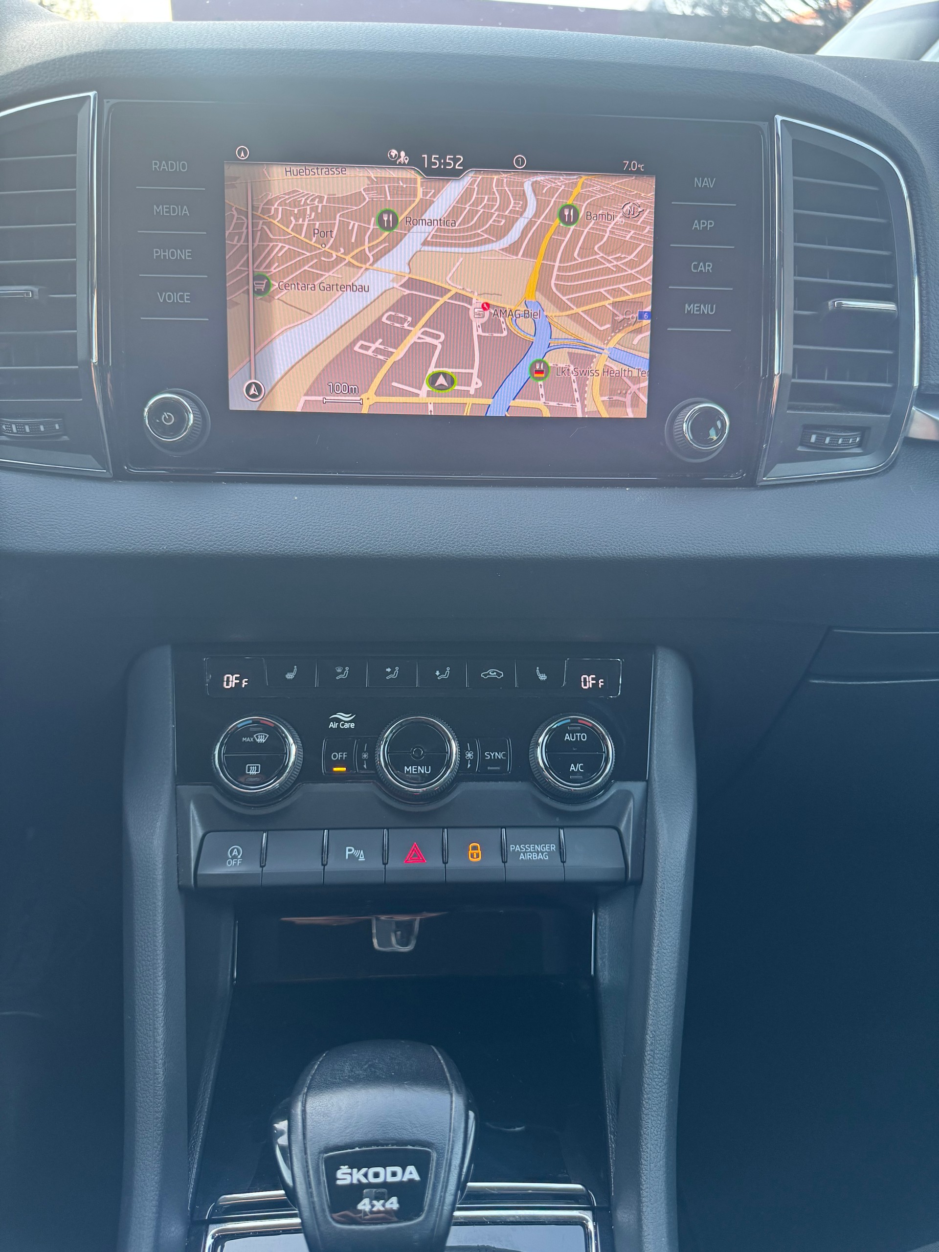 SKODA Karoq 2.0 TDI CR Ambition 4x4 DSG-image-8