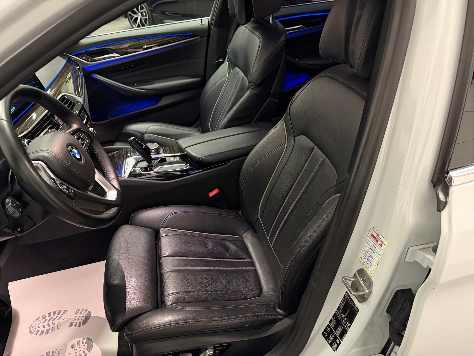 BMW 520d xDrive Steptronic M Paket-image-17