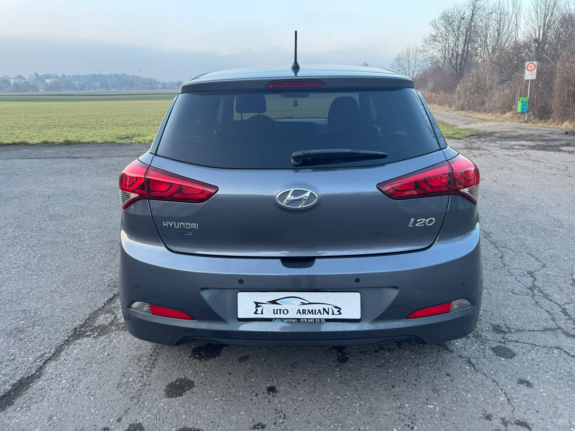 HYUNDAI i20 1.2 Amplia-image-3