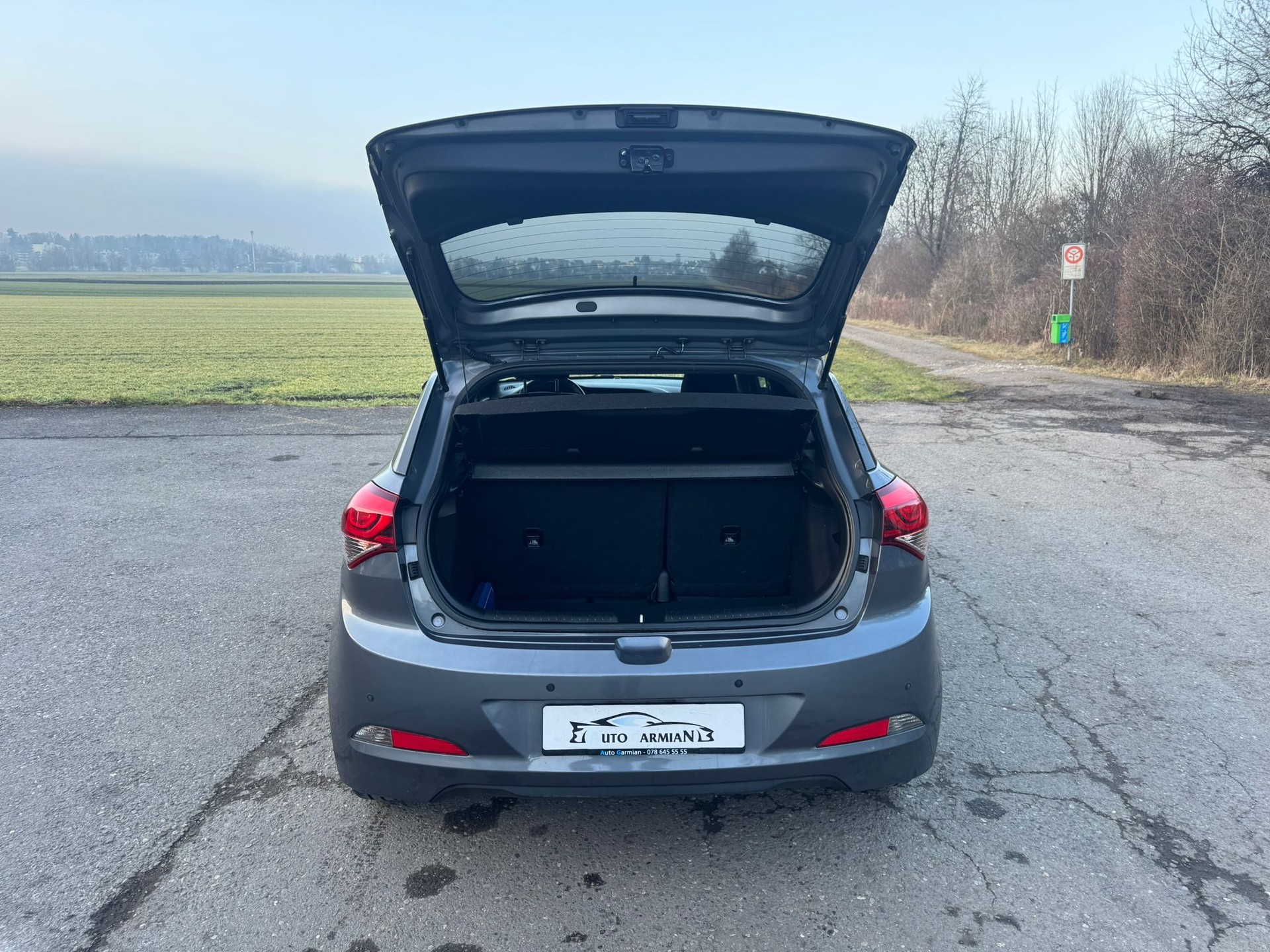 HYUNDAI i20 1.2 Amplia-image-6