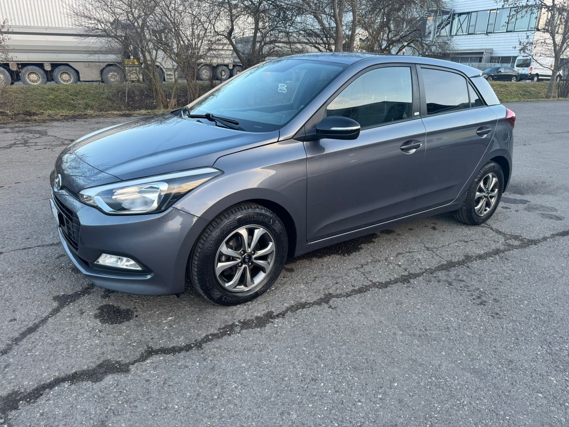 HYUNDAI i20 1.2 Amplia-image-1