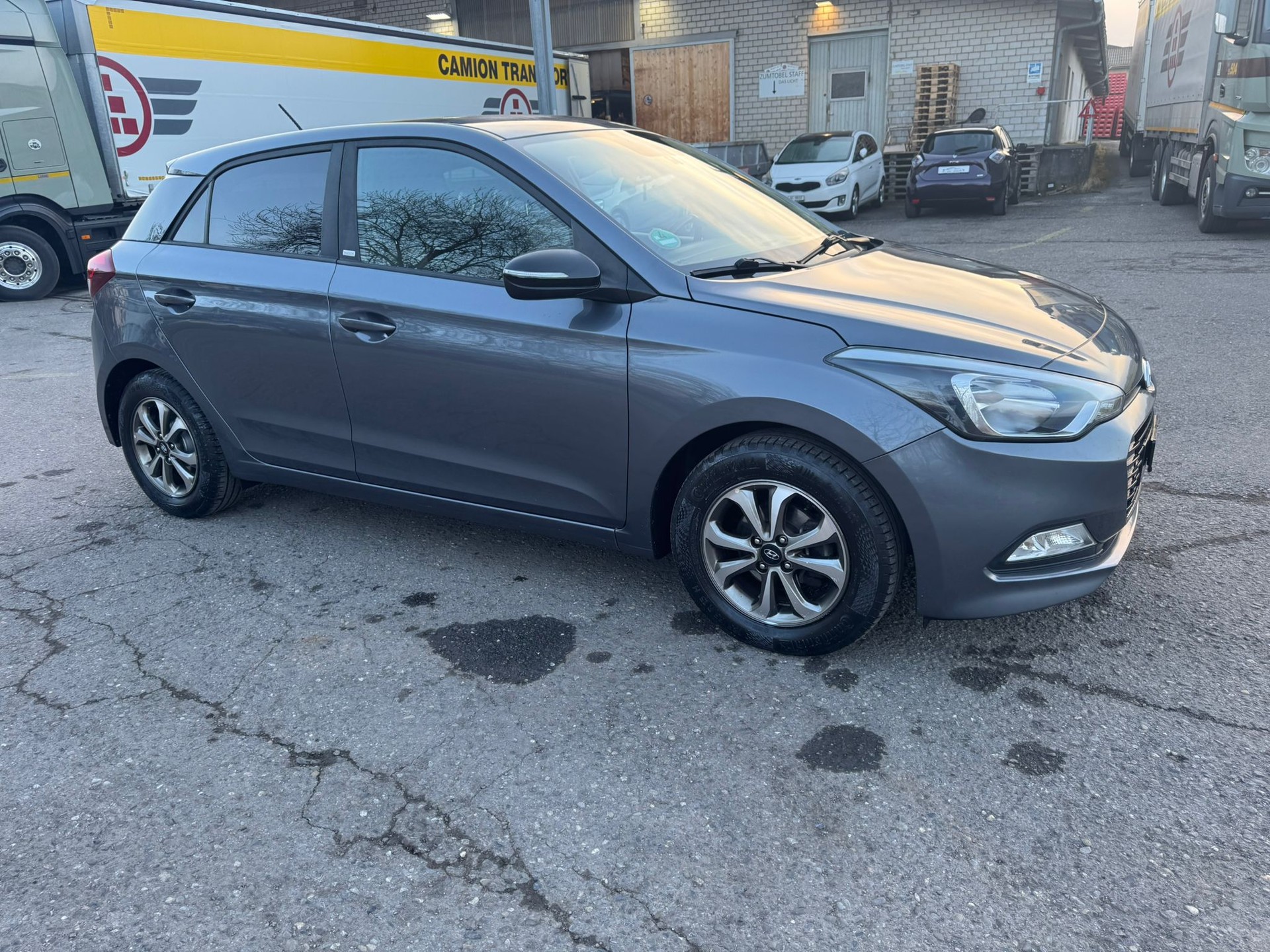 HYUNDAI i20 1.2 Amplia-image-2