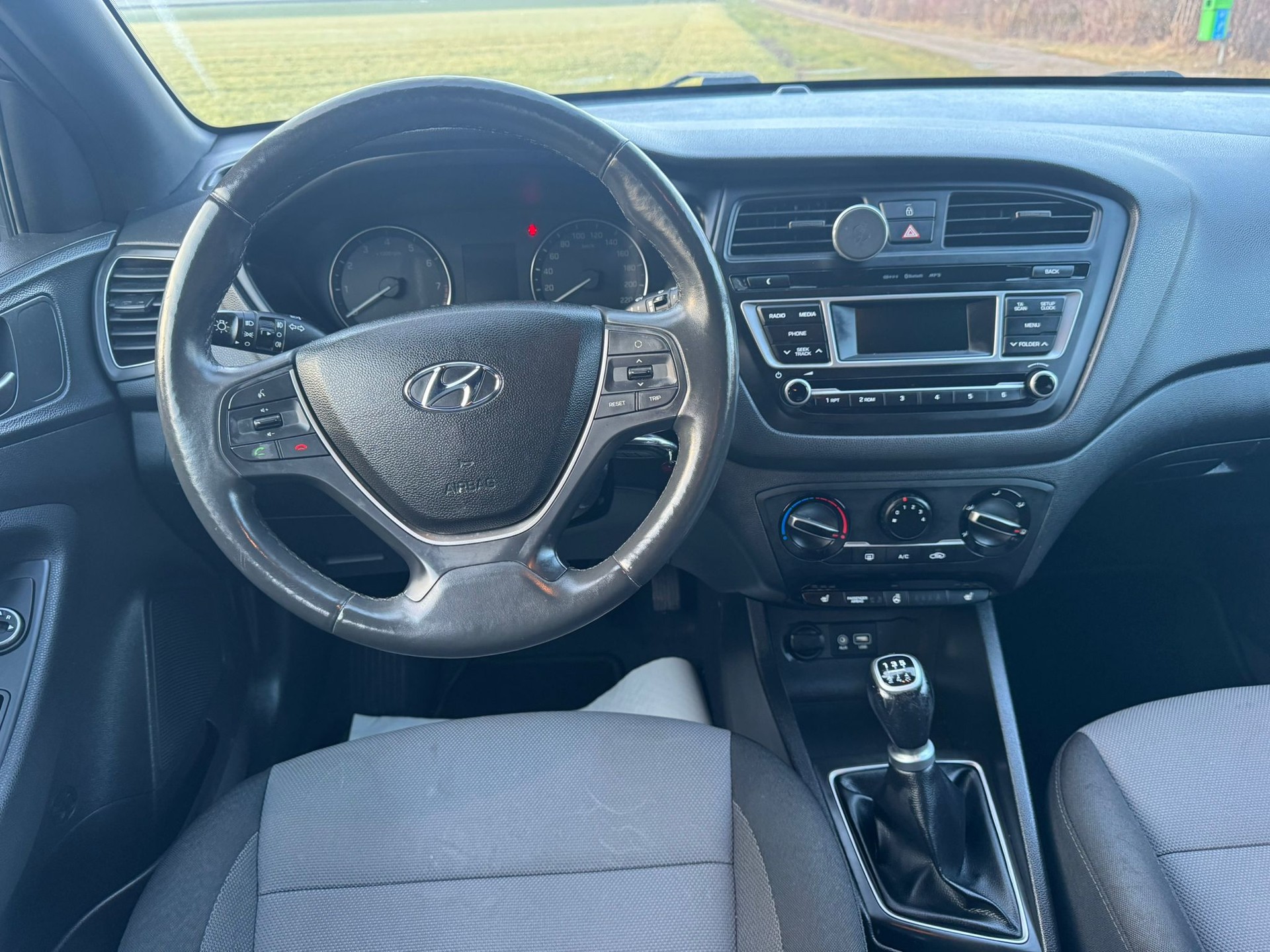 HYUNDAI i20 1.2 Amplia-image-15