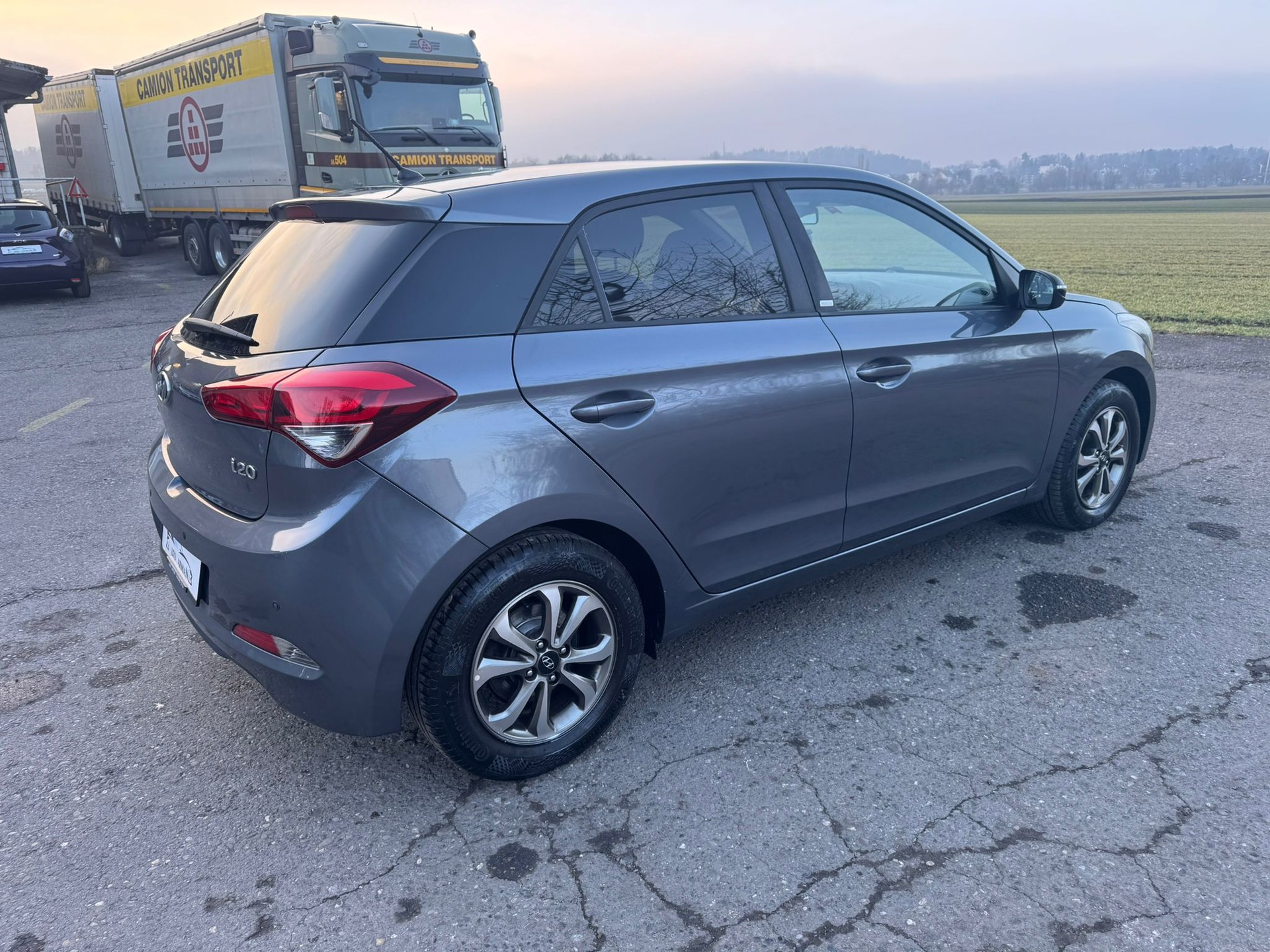 HYUNDAI i20 1.2 Amplia-image-5