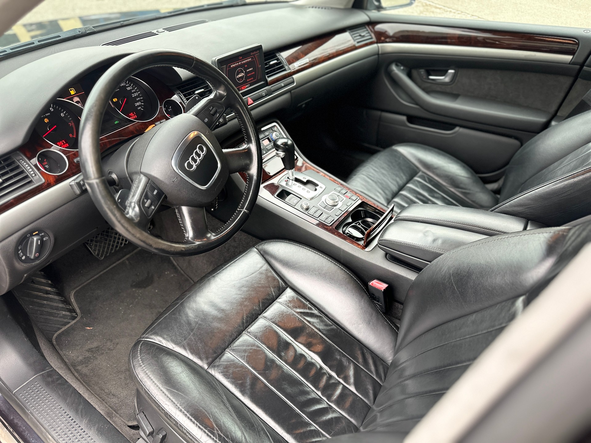 AUDI A8 L 4.2 quattro tiptronic-image-4