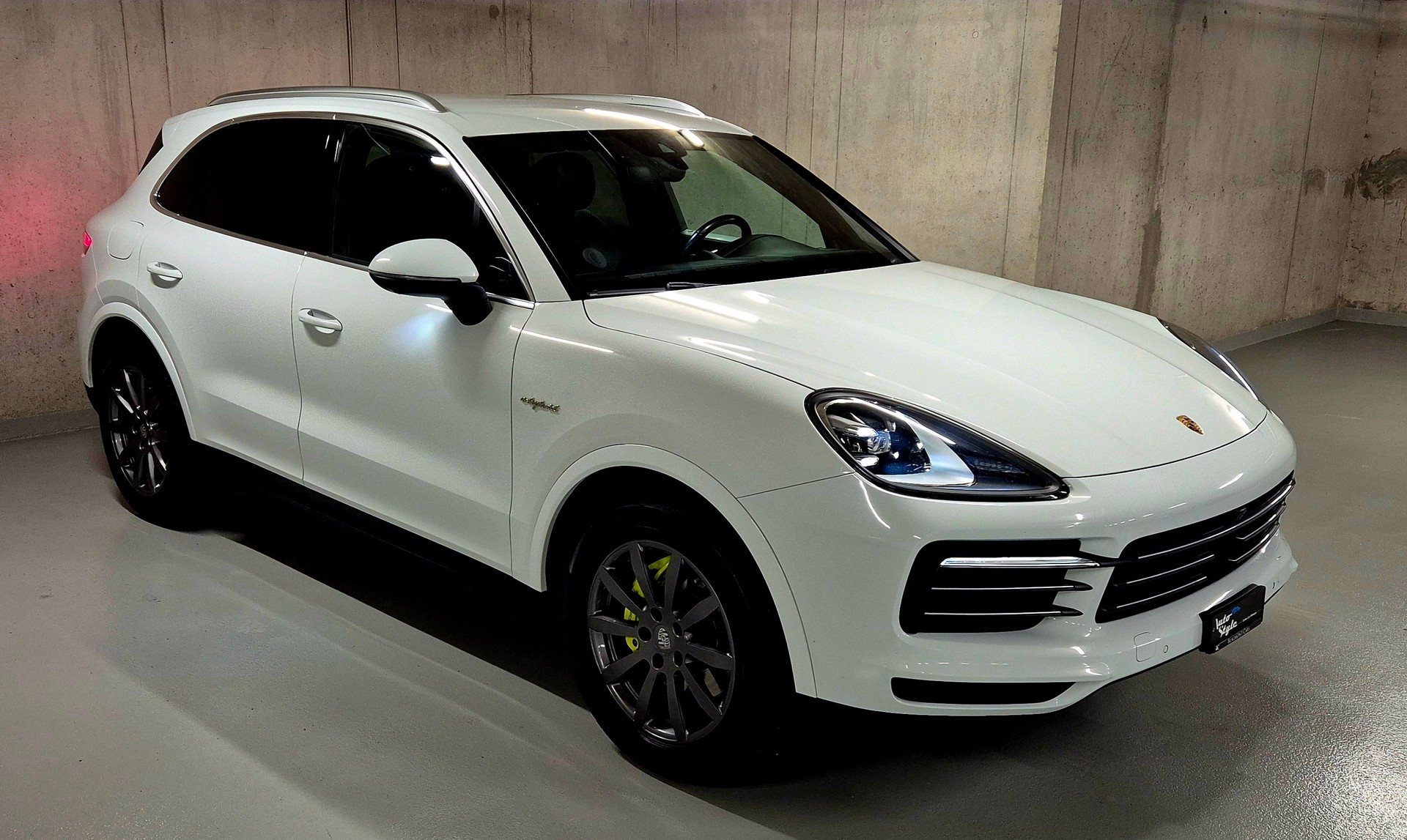 PORSCHE Cayenne E-Hybrid-image-4