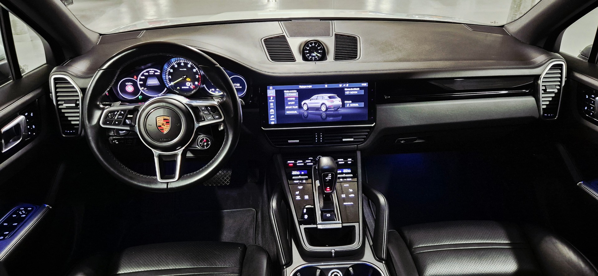 PORSCHE Cayenne E-Hybrid-image-11