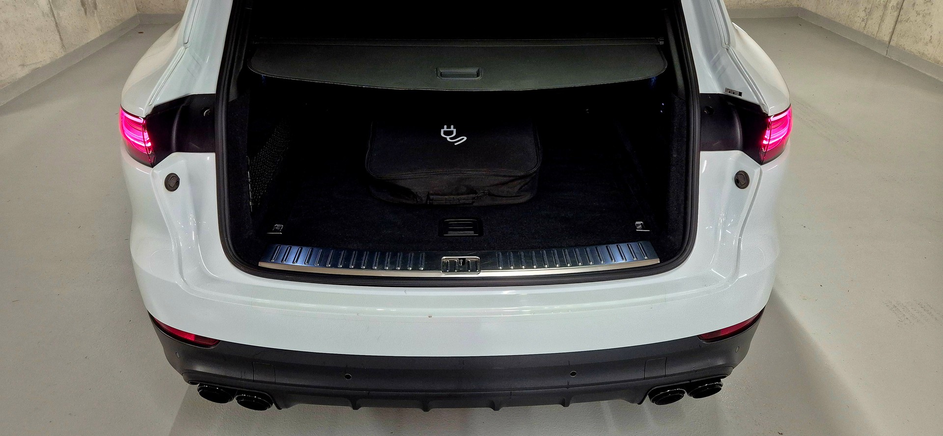 PORSCHE Cayenne E-Hybrid-image-15