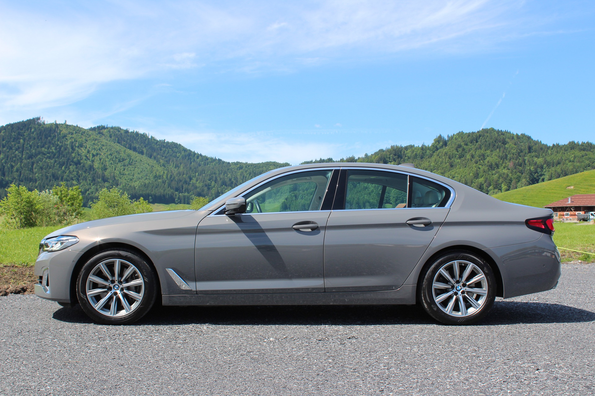 BMW 530d xDrive 48V Luxury Line Steptronic-image-7