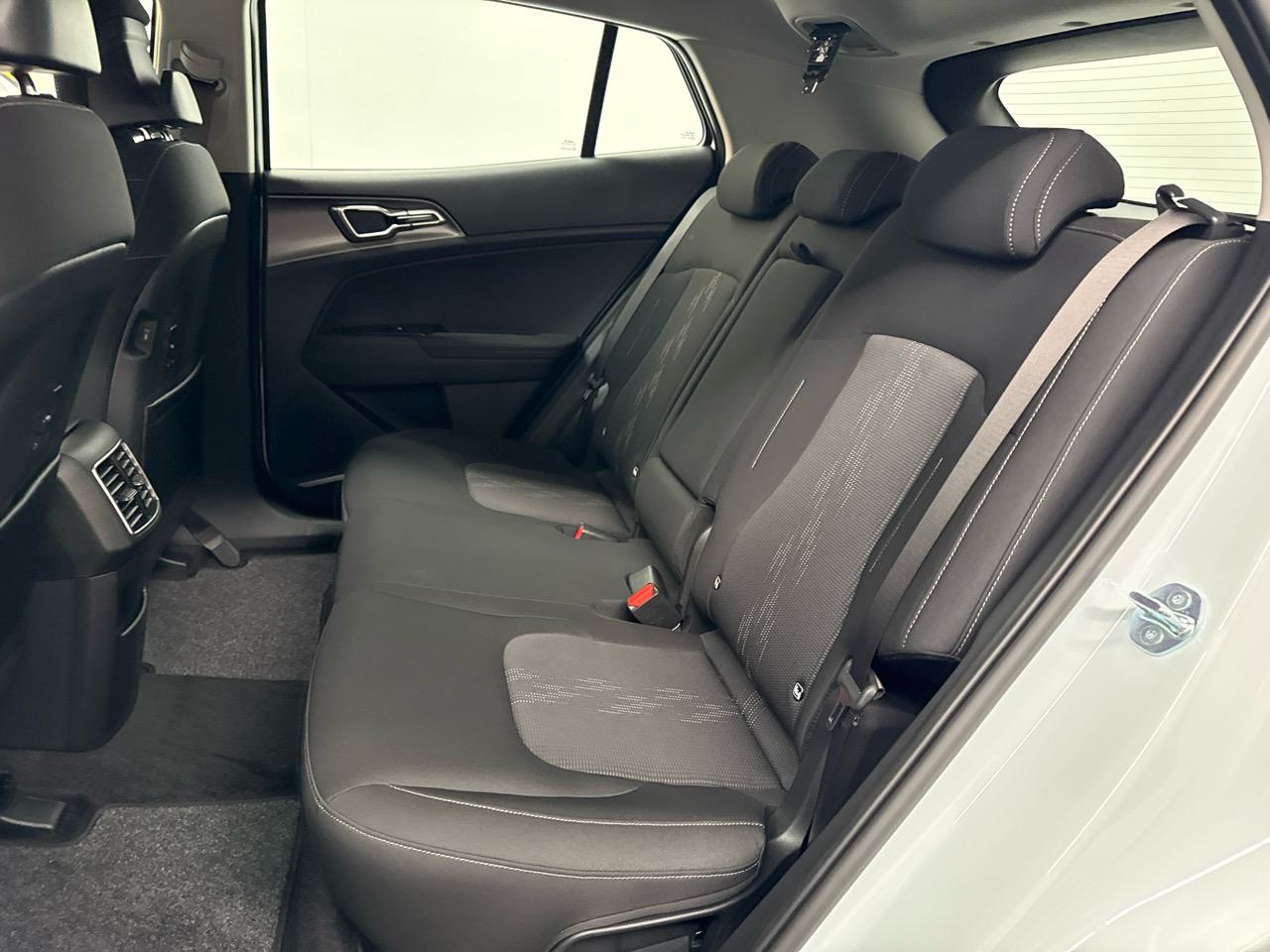 KIA Sportage 1.6T-GDi PHEV Style 4x4 A-image-8