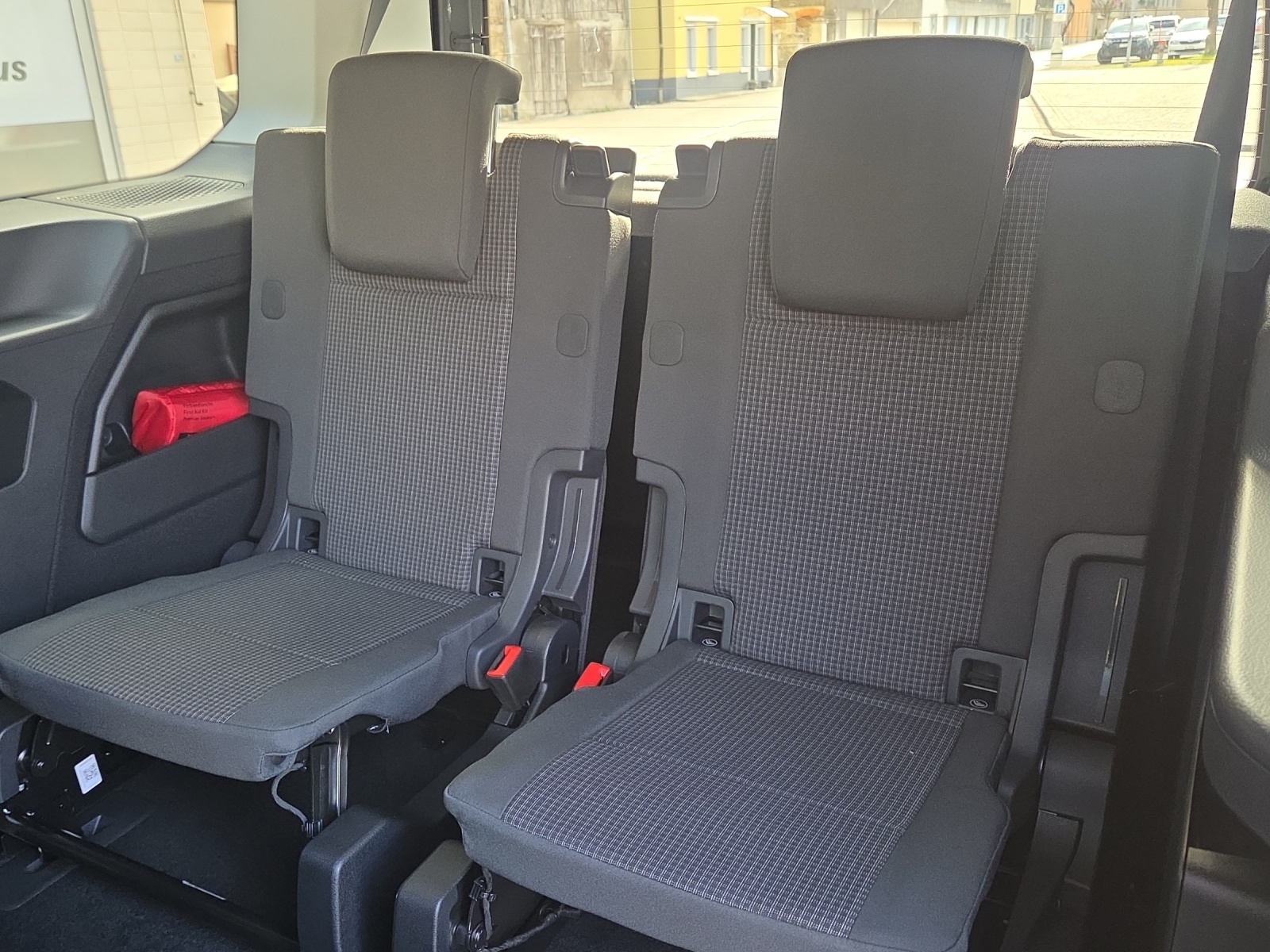 VW Caddy Maxi 2.0 TDI 4Motion-image-19
