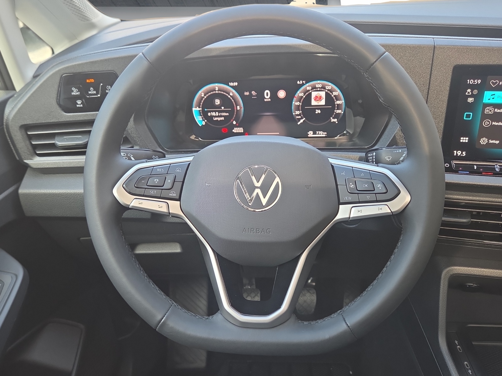 VW Caddy Maxi 2.0 TDI 4Motion-image-11
