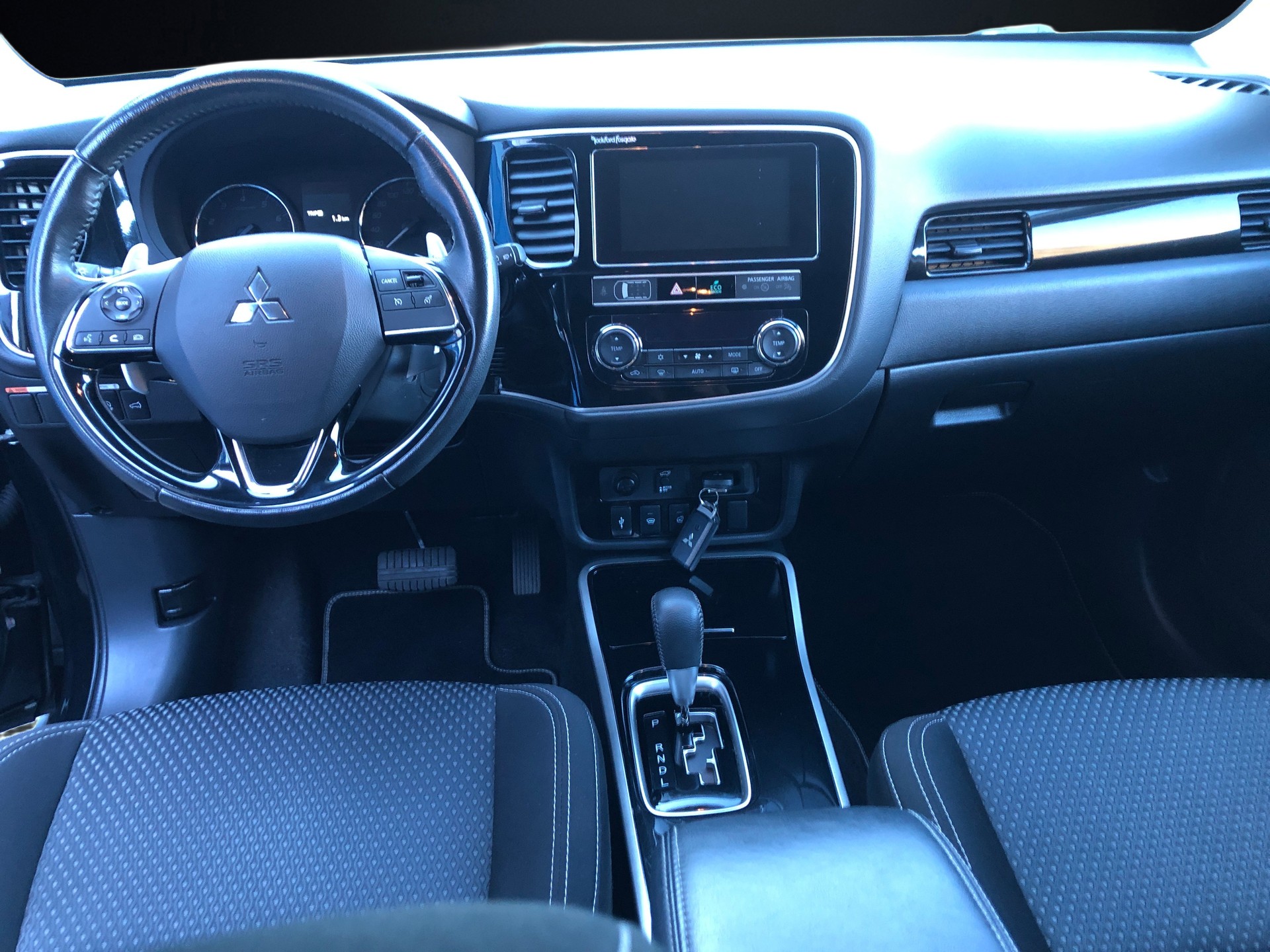 MITSUBISHI Outlander 2.0 Value 4WD CVT-image-7